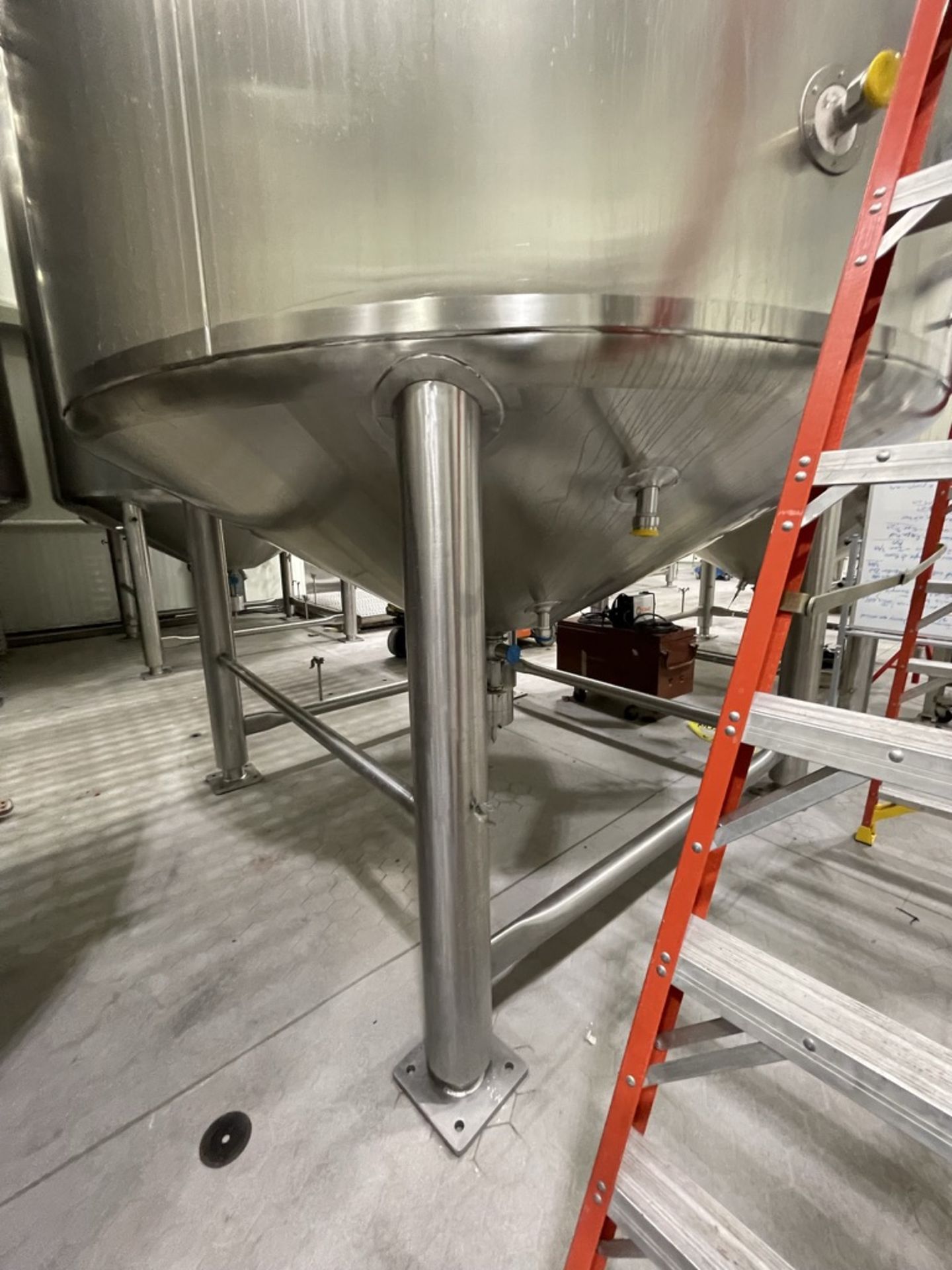 2014 FELDMEIER 7,500 GALLON FERMENTERS /PROCESSOR, S/N E075813, TOP-MOUNT SWEEP SCRAPE AGITATION, - Image 30 of 40