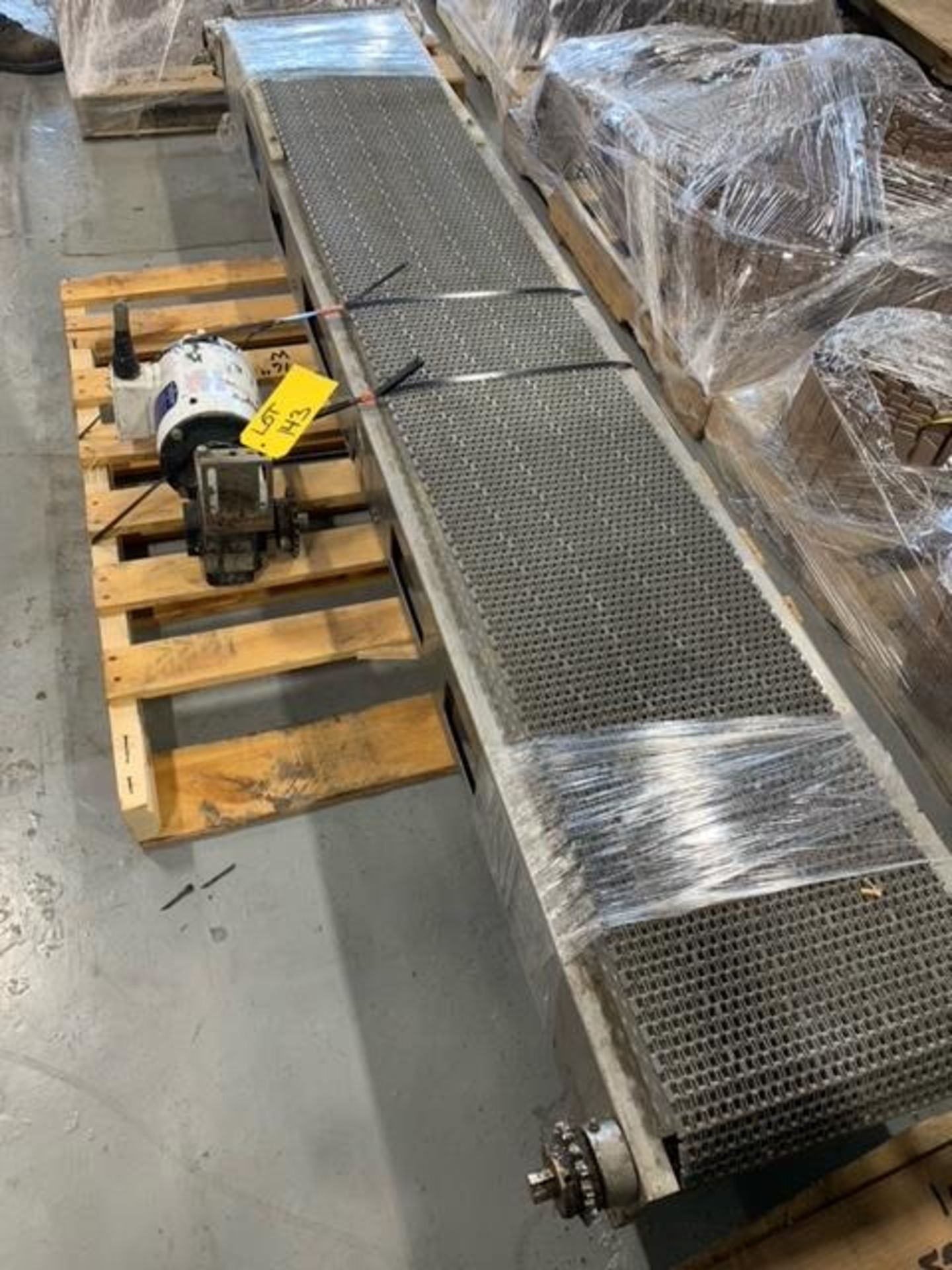 8' L X 16" W CONVEYOR WITH DRIVE,(APPROX. SHIPPING DIMS: 8'L x 4'W x 17"H, 400 LBS)(INV#86290)(