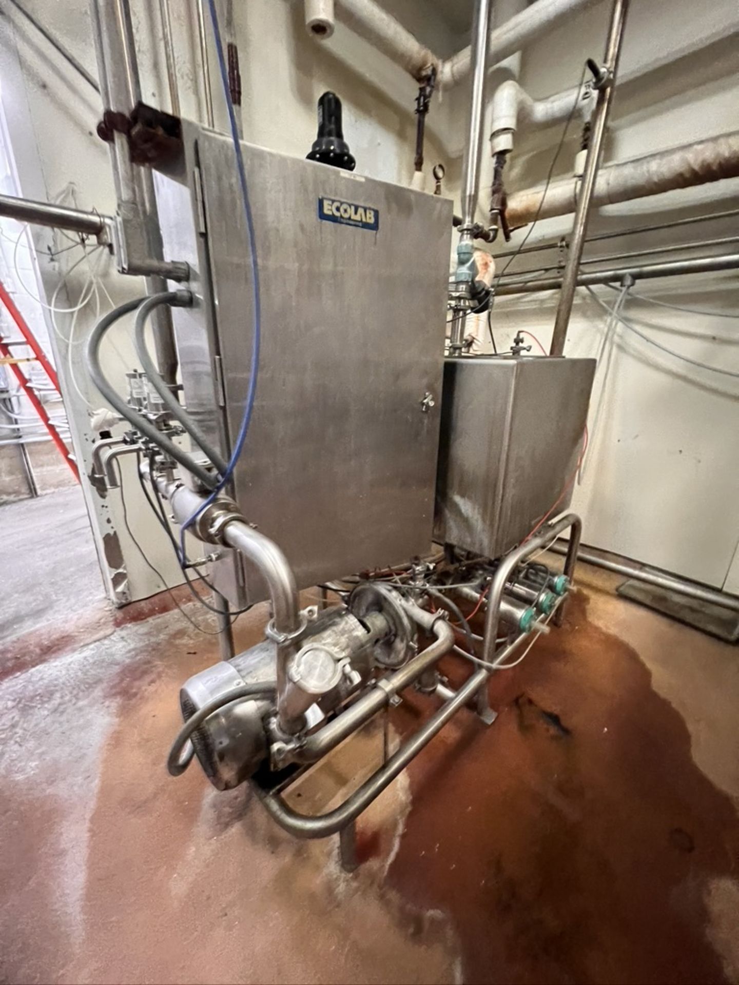 ECOLAB SINGLE TANK CIP, WITH CENTRIFUGAL PUMP, SHELL AND TUBE HEAT EXCHANGER, FLOW METER, ASSOCIATED - Image 6 of 7