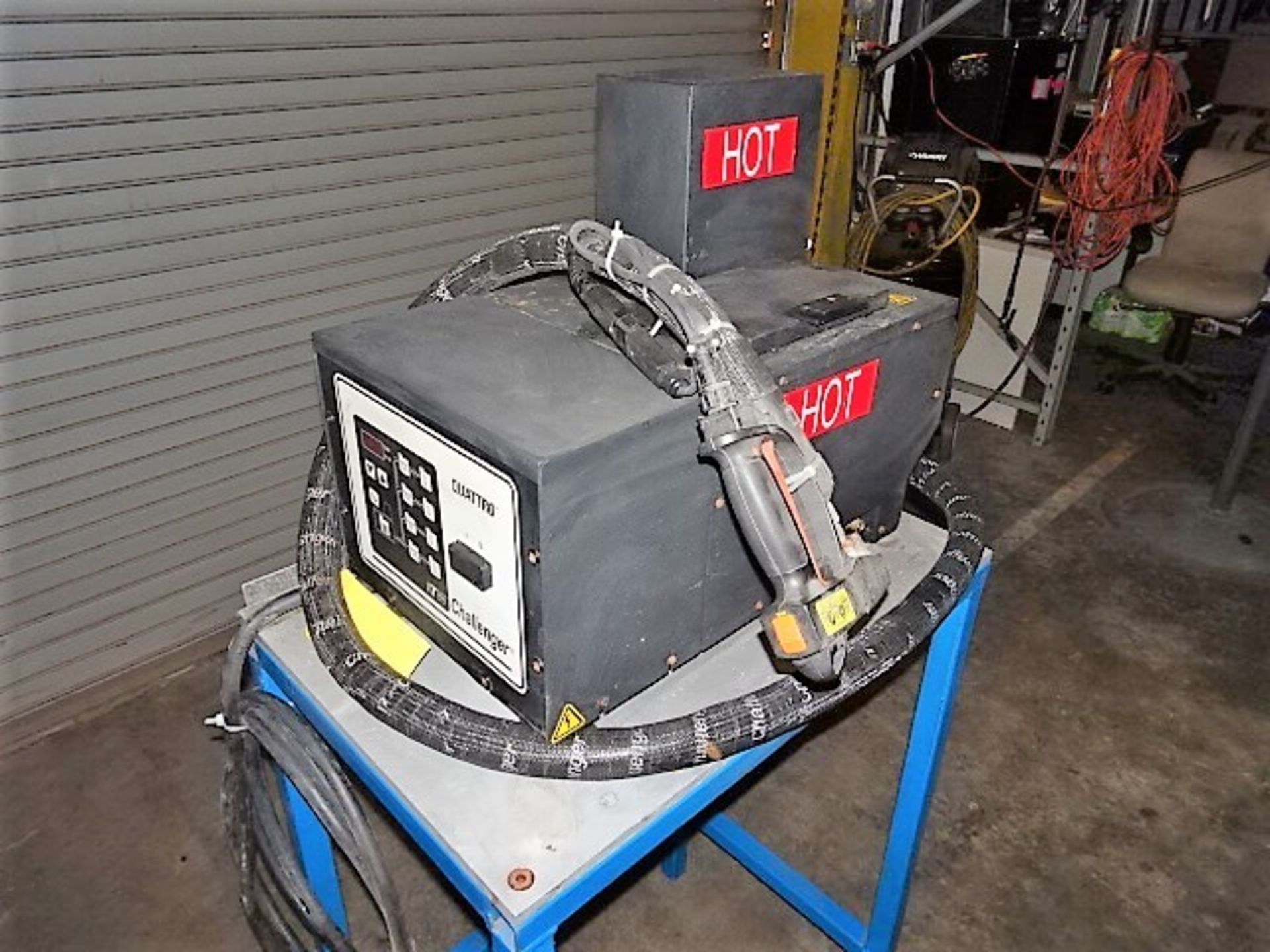 ITW Challenger Quattro Hot Melt Glue Tank with Glue Hose and Hand Gun (Located in South Carolina)
