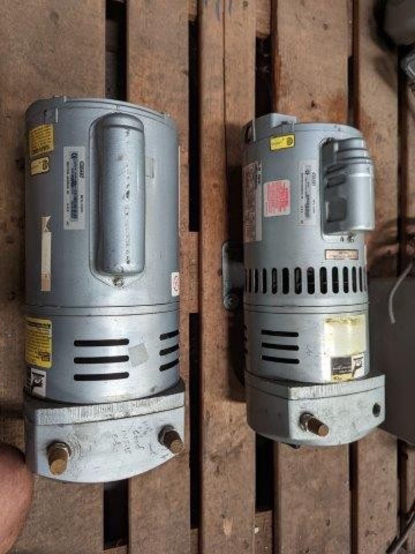 GAST Motor-Mounted Rotary Vane Vacuum Pump units; Model 0823-101Q-G608X; Includes Lot of 2 units ( - Image 3 of 5