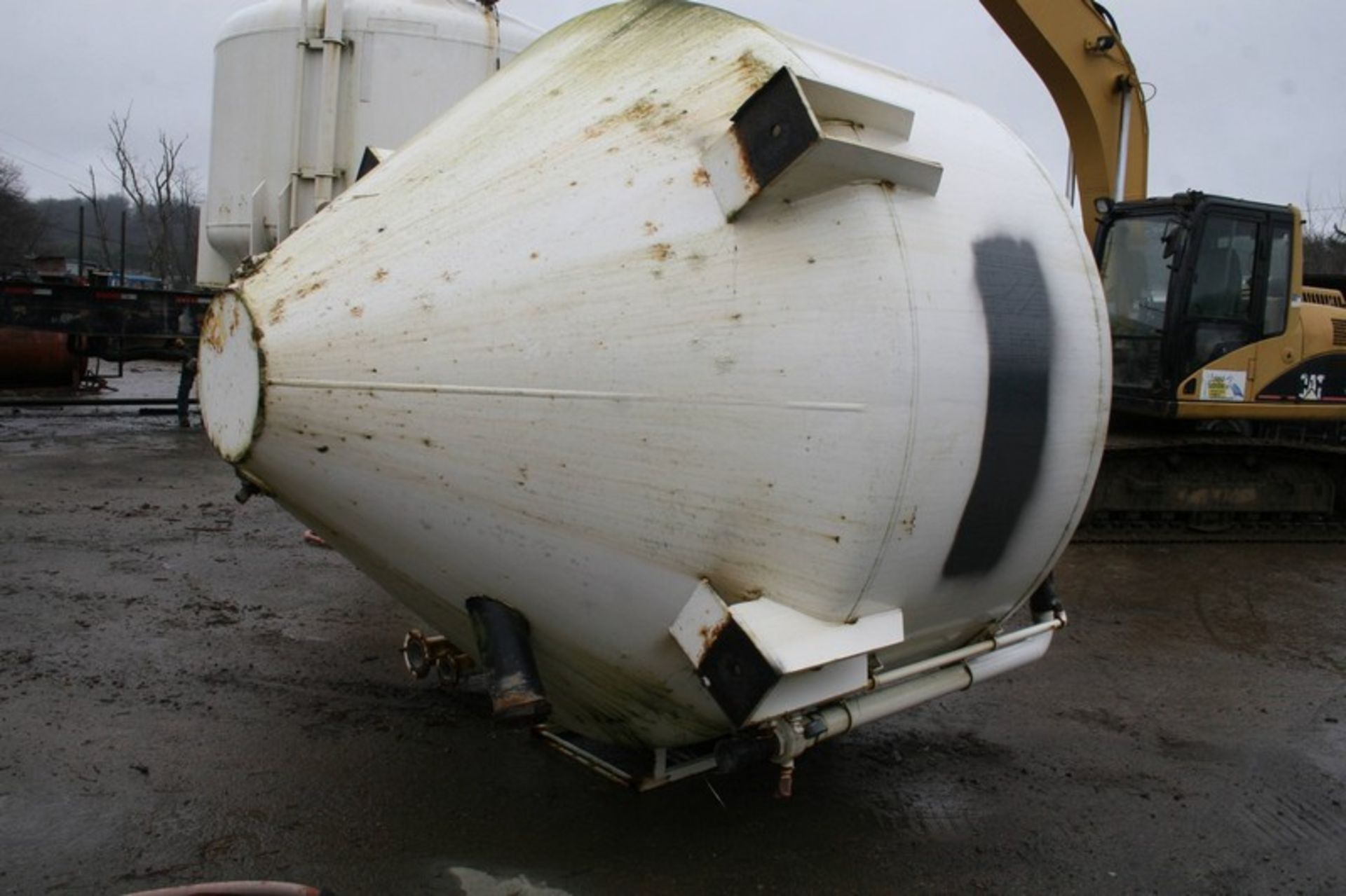 Aprox. 3,000 Gal. Pressure Vessel Cone Tank, (Loading/Handling Fee $500) (Located Apollo, PA) - Image 6 of 7