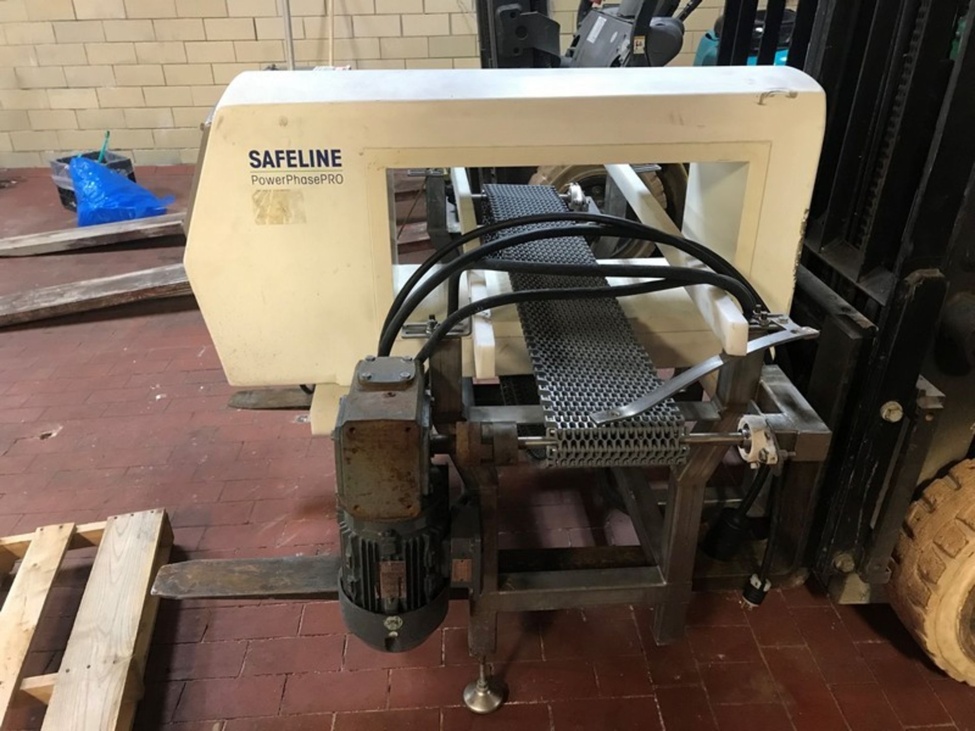 Safeline Metal Detector, Model SL2000, S/N 6681601 with Aprox. 11.75" x 25.5" Product Opening, - Image 3 of 4