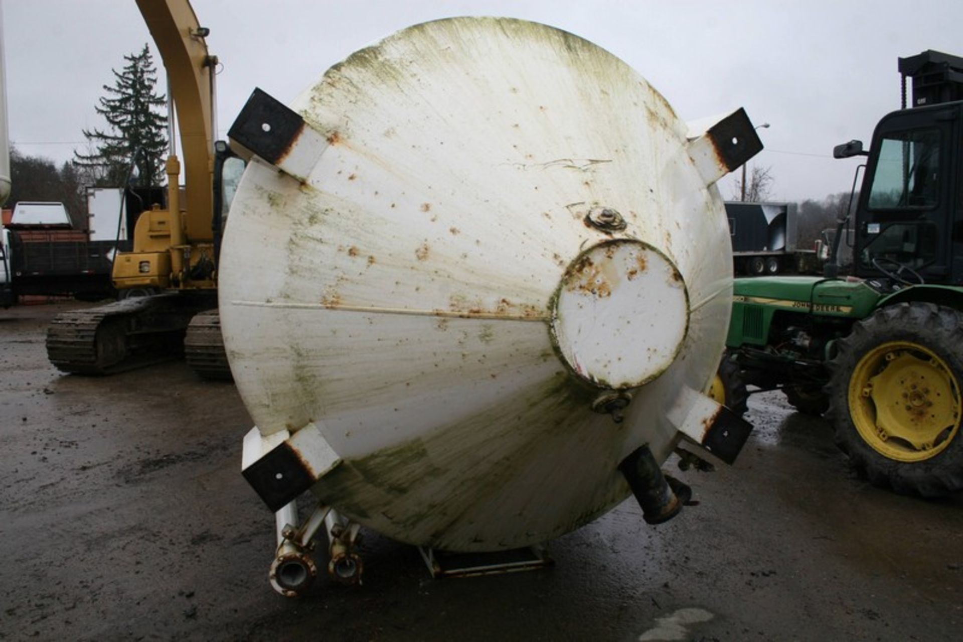 Aprox. 3,000 Gal. Pressure Vessel Cone Tank, (Loading/Handling Fee $500) (Located Apollo, PA) - Image 5 of 7