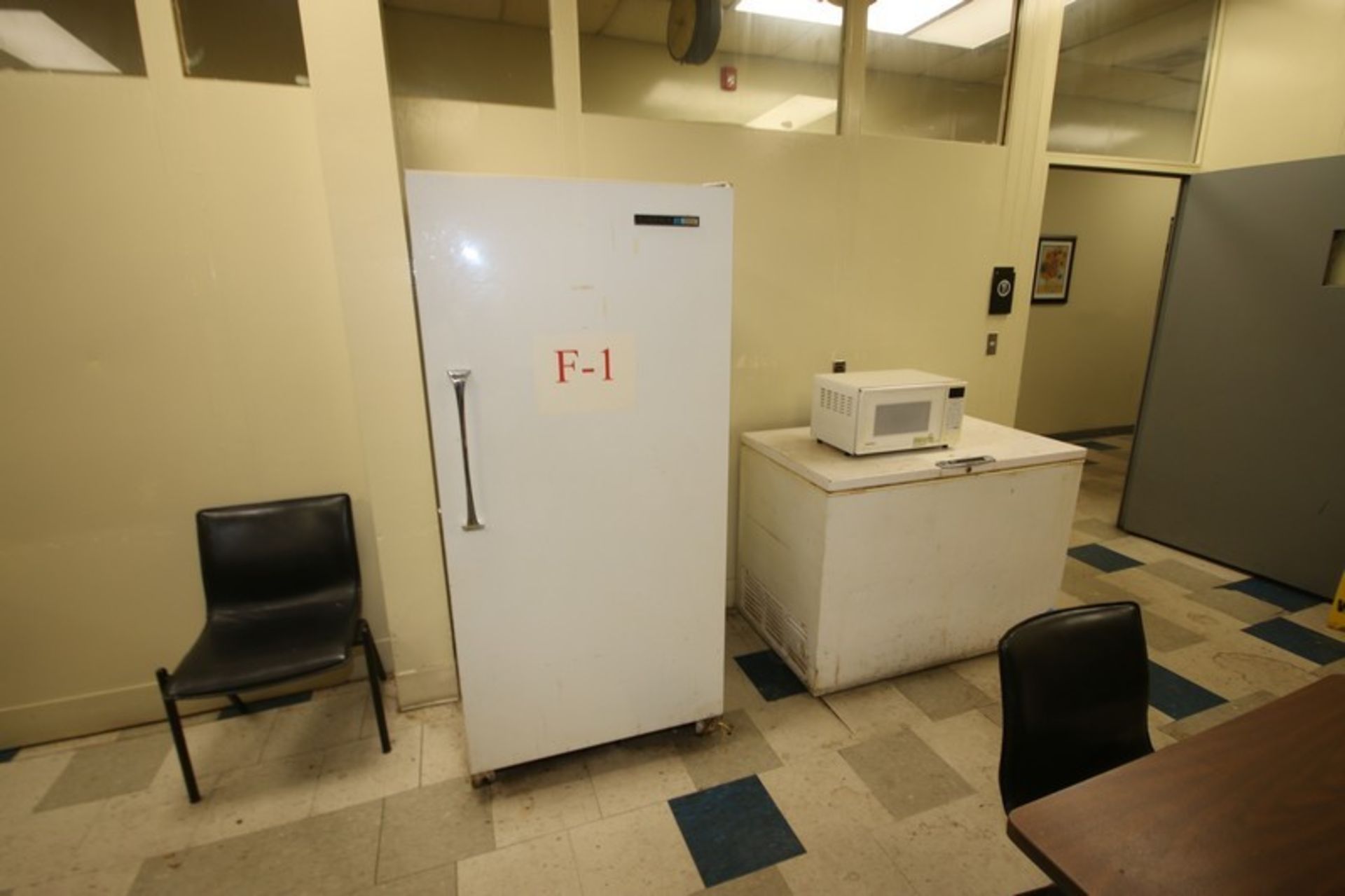 Contents of Break Room, Includes (2) Soda Dispensing Machines, 2-Shelf S/S Warming Station, - Image 5 of 7