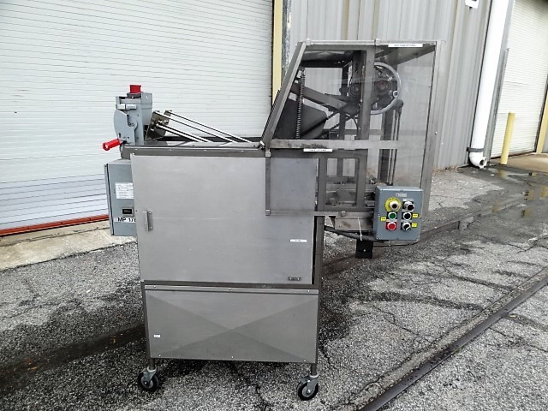 AE RANDLES Tray Former for Self-Locking Trays; Model 16-26 (Located Charleston, SC)