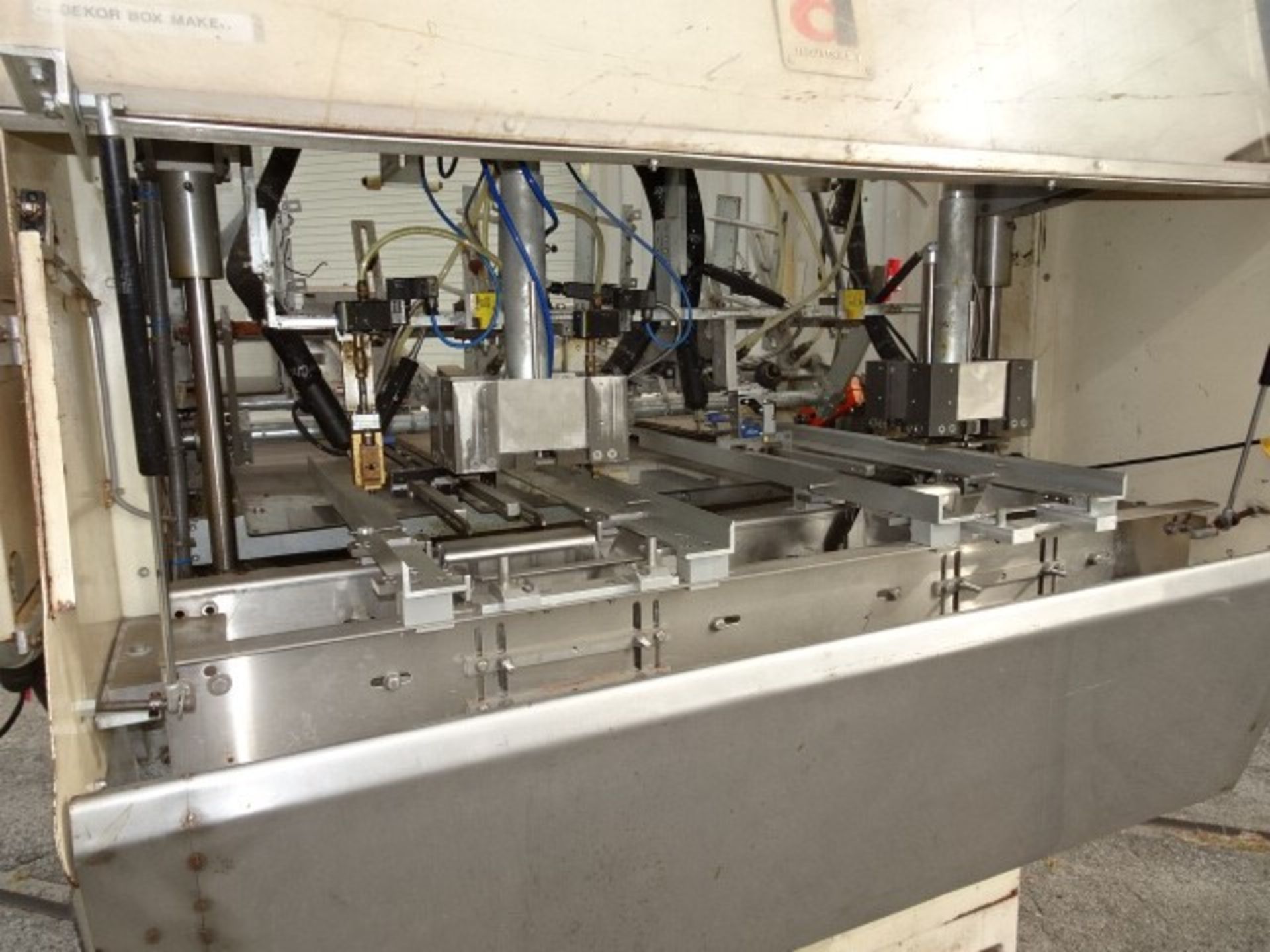 DELKOR 752 Tray Former with ITW Challenger Quattro Hot Melt Glue (Located Charleston, SC) - Image 4 of 5