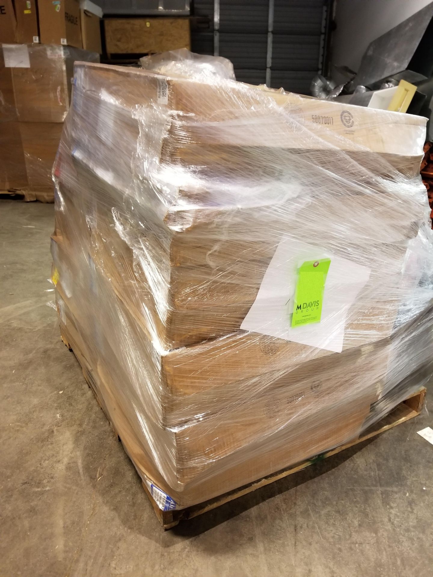 Whole 3 pallets, 137 air filters: New filters. Grainger#: 5E845(2); 5W426(2); 5M317(11); 2GHT1;