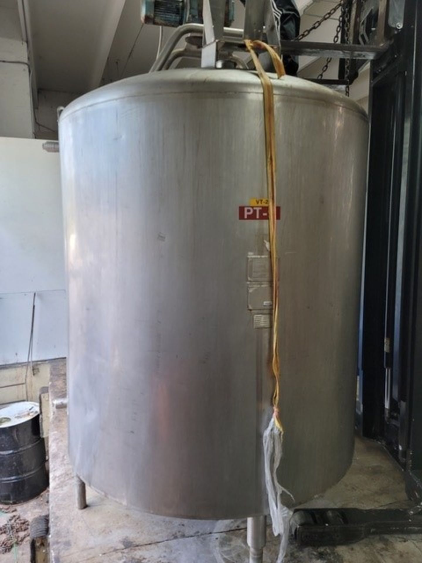 Mueller 1000 Gallon Jacketed S/S Mixing Tank - Last used in Cosmetics -- Sold As Is Where Is. (NOTE: - Image 2 of 6