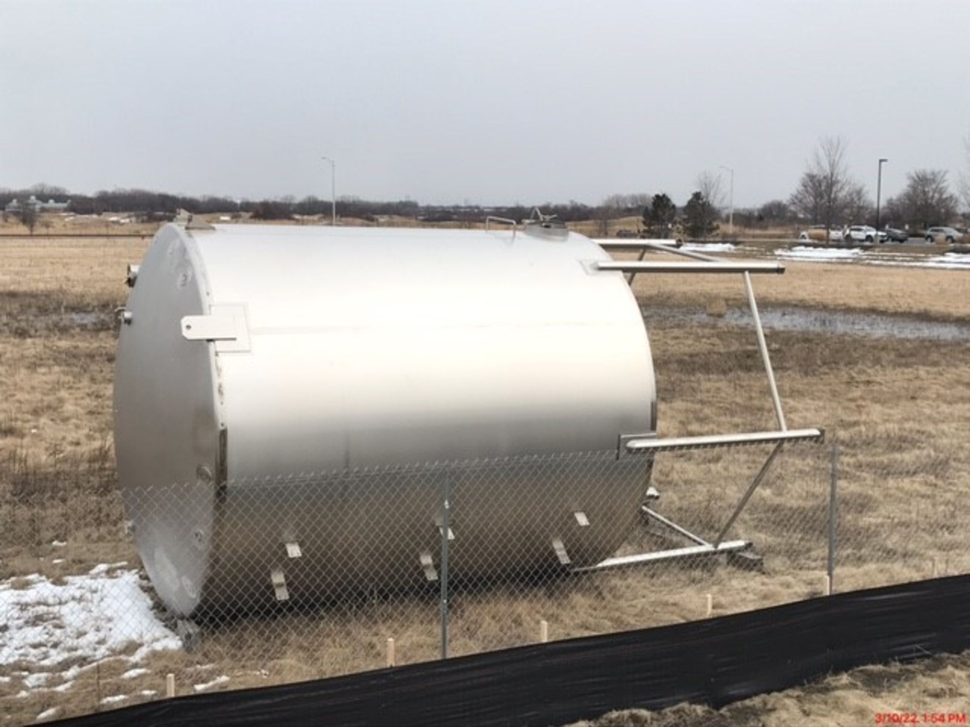 Aprox. 10,000 Gal. Single Wall Tank (Buyer Responsible For Loading and Freight) FOB IL (Located