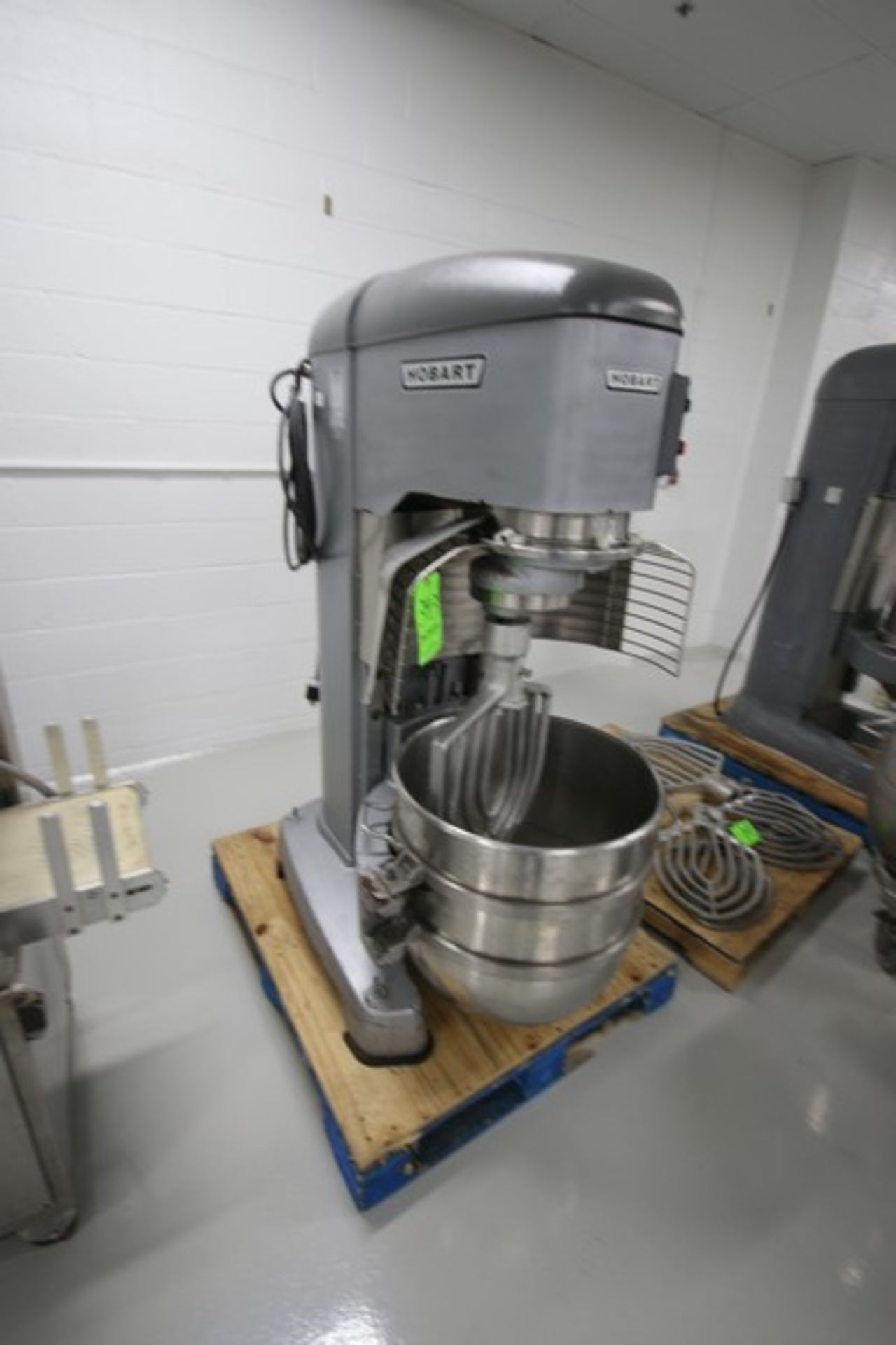 Hobart Legacy Mixer, M/N HL1400, S/N 31-1498-070, with 5 hp Motor, with S/S Mixing Bowl & Whip - Bild 2 aus 7