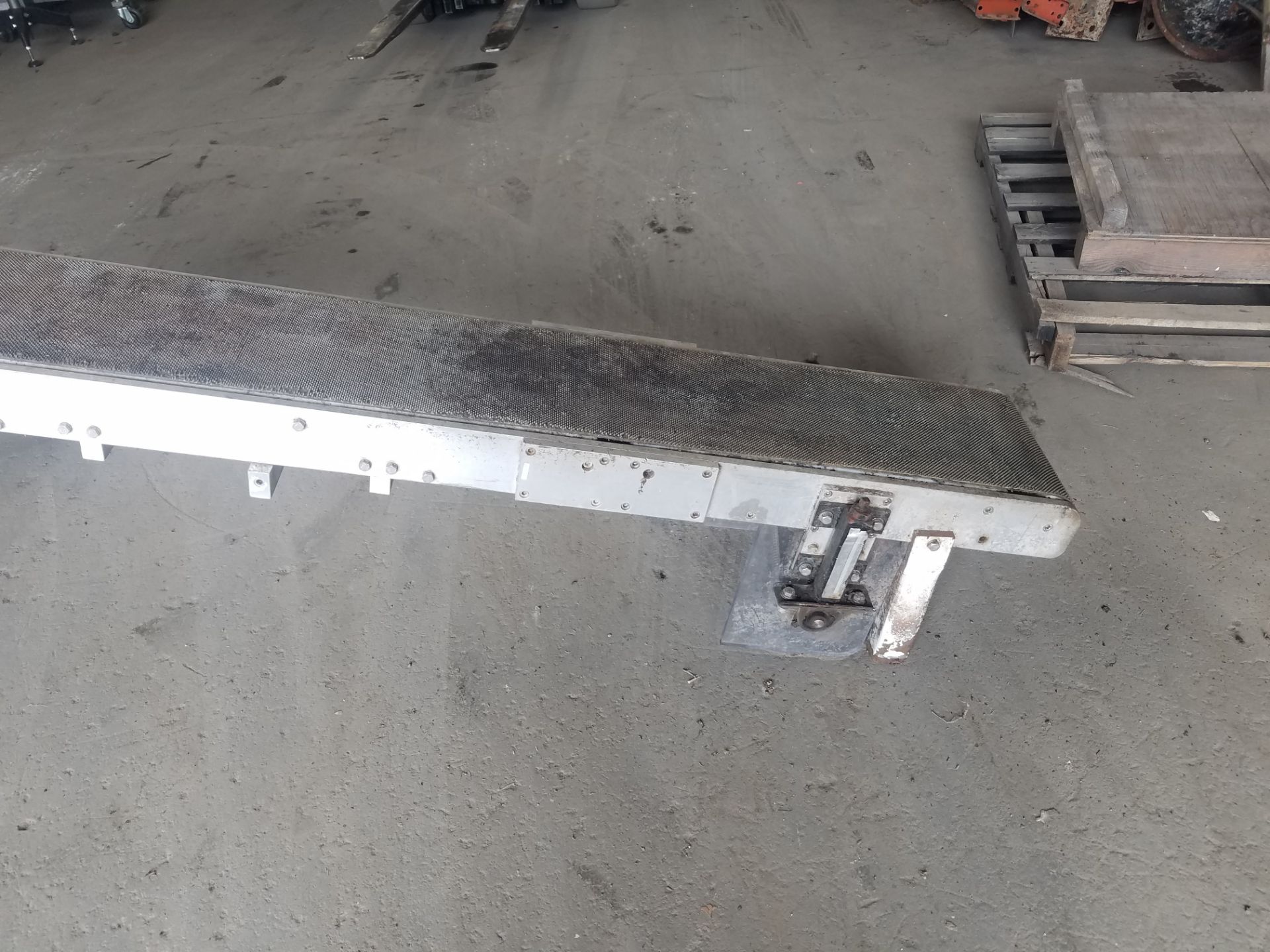 Aprox. 9-1/2" W x 84" Long Incline Belt Conveyor (Rigging, Loading & Site Management Fee $100.00 - Image 2 of 3