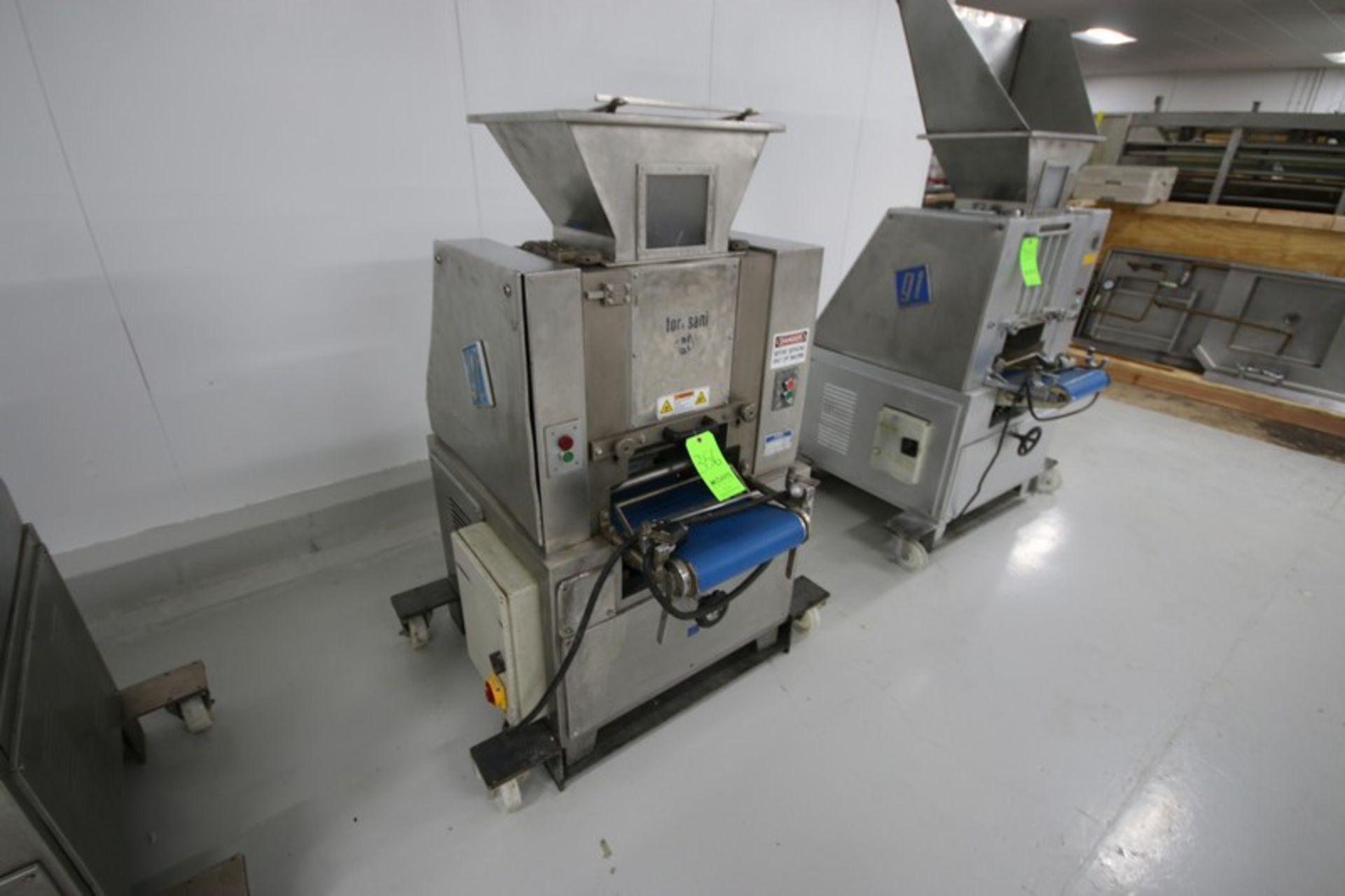 Toresani Pasta Sheeter/Laminator, M/N SFA300A, 220 Volts, 3 Phase, with Outfeed Conveyor, Mounted on - Image 2 of 6
