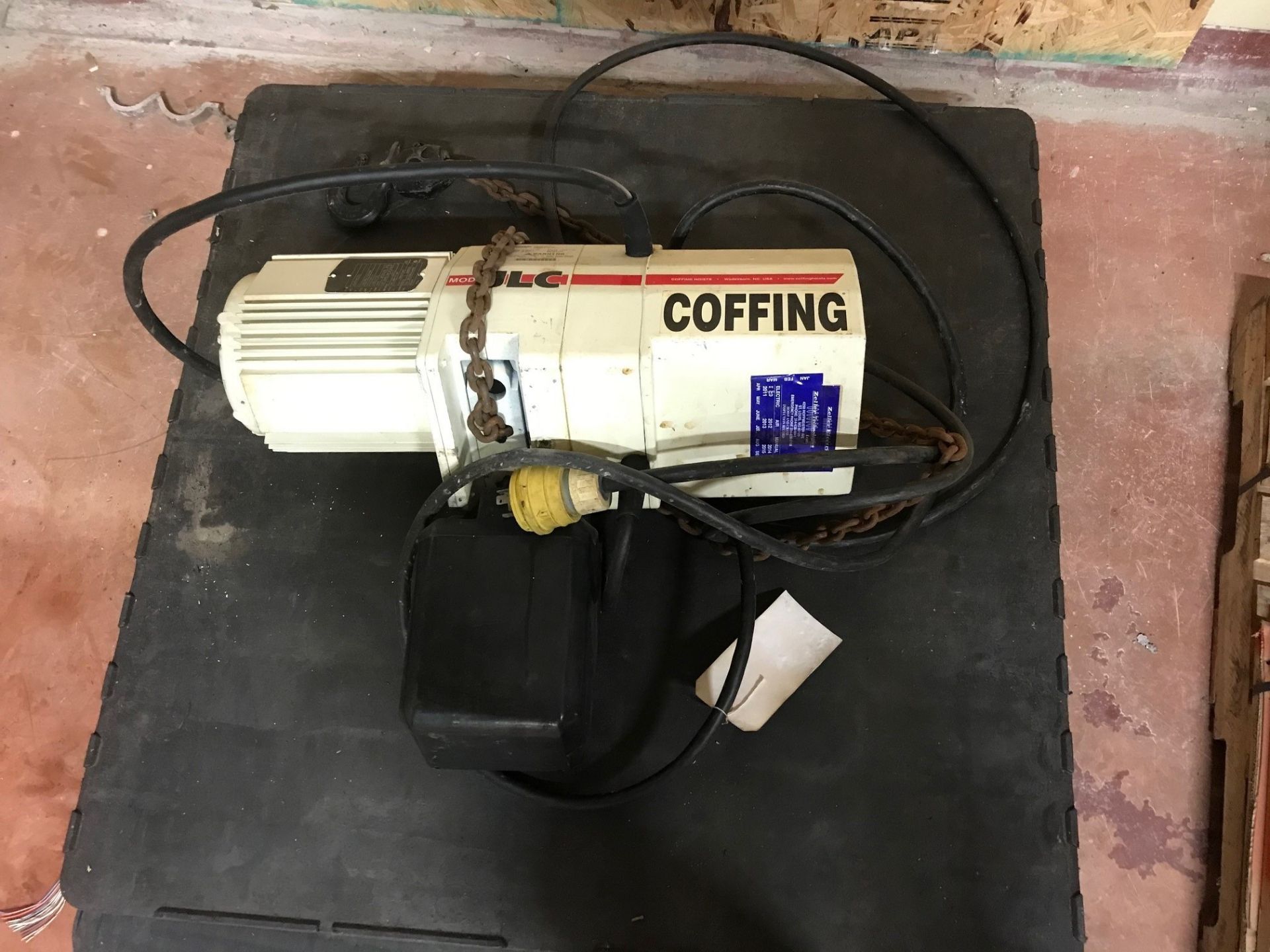 Coffing 1-Ton Electric Chain Hoist (Loading Fee $50) (Located Hartsville, TN)