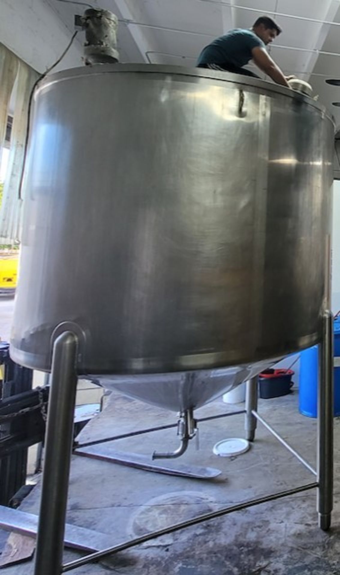 Feldmeier Aprox 1600 Gallon Stainless Steel Cone Bottom Mixing Tank -- Sold As Is Where Is NOTE: - Image 2 of 5