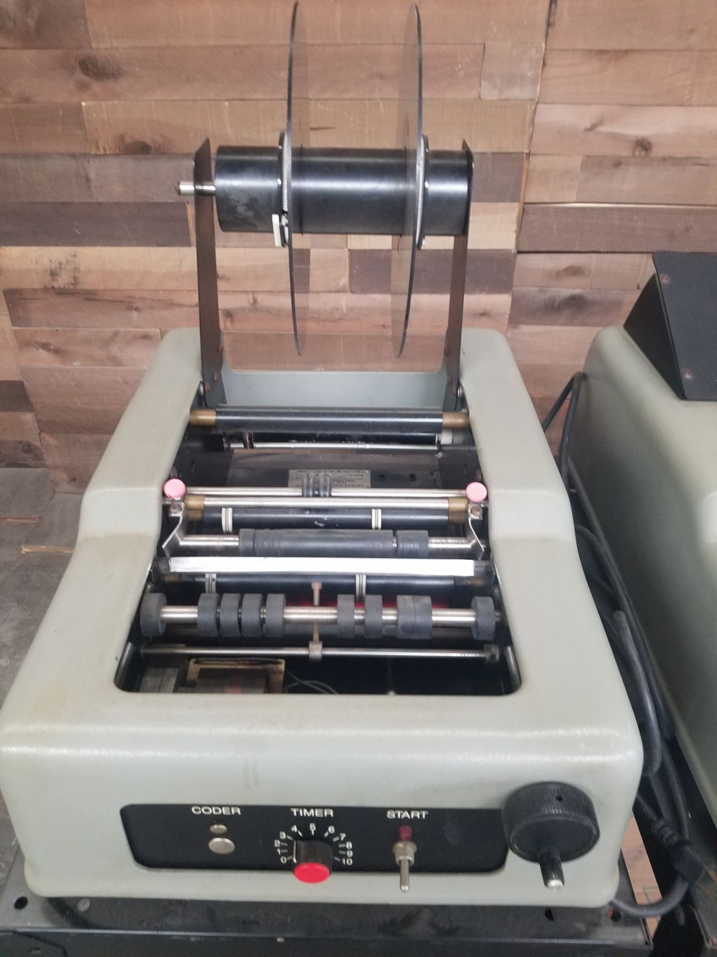 Advent 300 Bottle Labeler and Glue Machine, S/N 2225, Volt 110 (Loading Fee $100) (Located Fort - Image 2 of 4