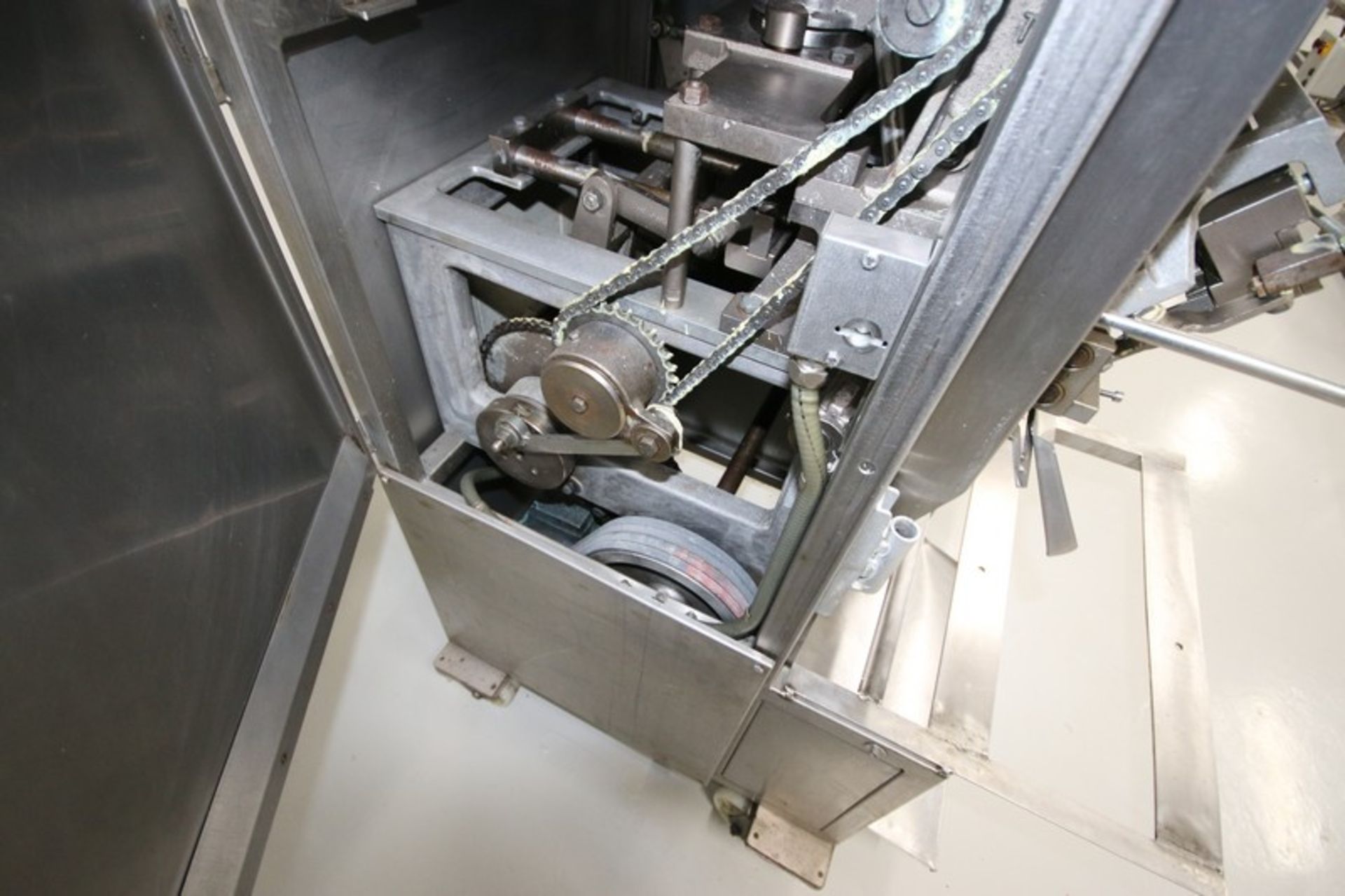 Toresani Tortellini Machine, M/N MR265A, Type 85451, 220 Volts, Mounted on Portable Frame (LOCATED I - Bild 6 aus 6