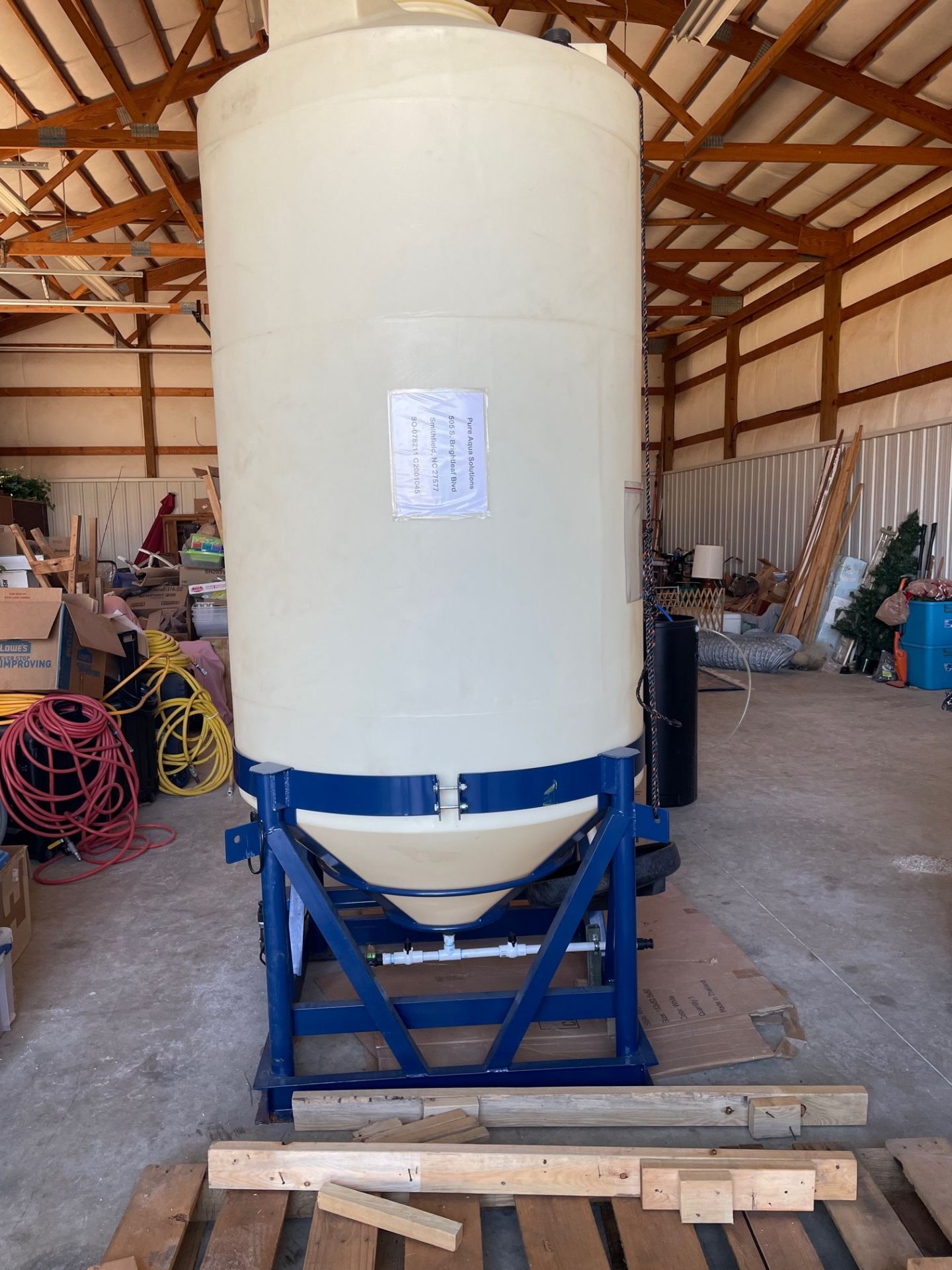 Aprox. 600 Gal. Tank with Pump, Mounted on Mild Steel Frame (Loading Fee $125 USD) (Located