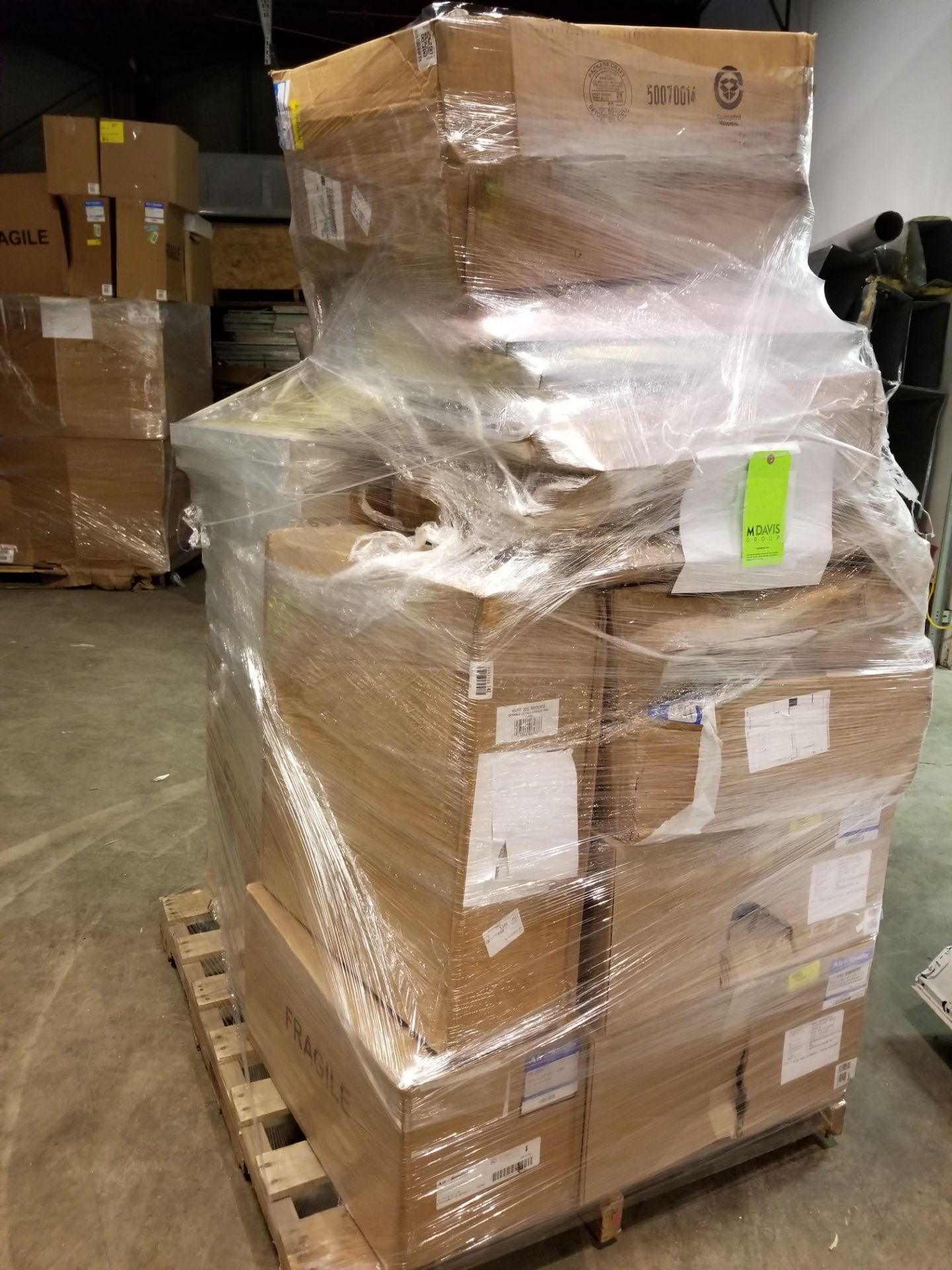Whole 3 pallets, 137 air filters: New filters. Grainger#: 5E845(2); 5W426(2); 5M317(11); 2GHT1; - Image 3 of 3