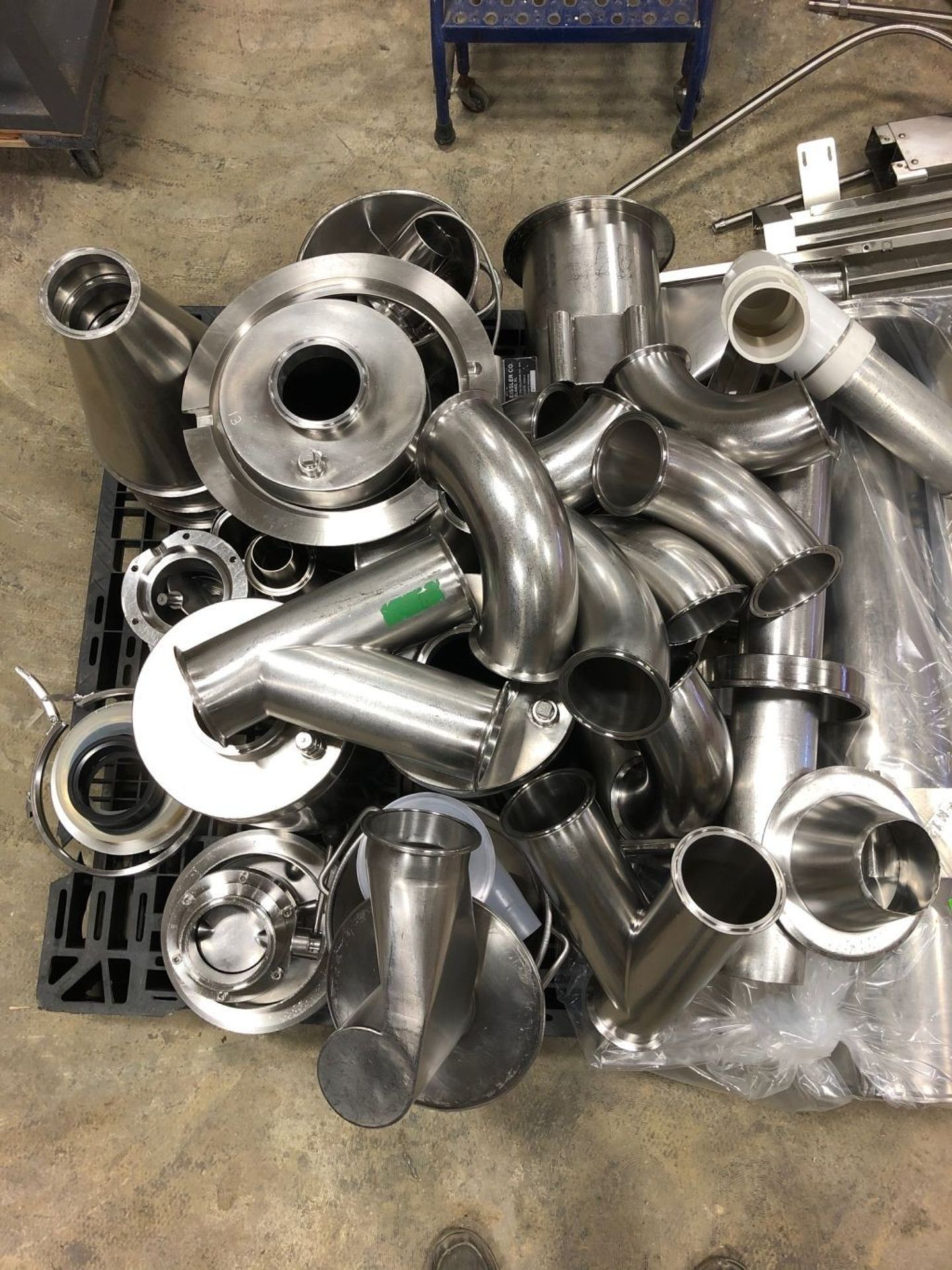 Stainless Steel Fittings and Tubing. As shown in photos (Located Central NewYork, NY)
