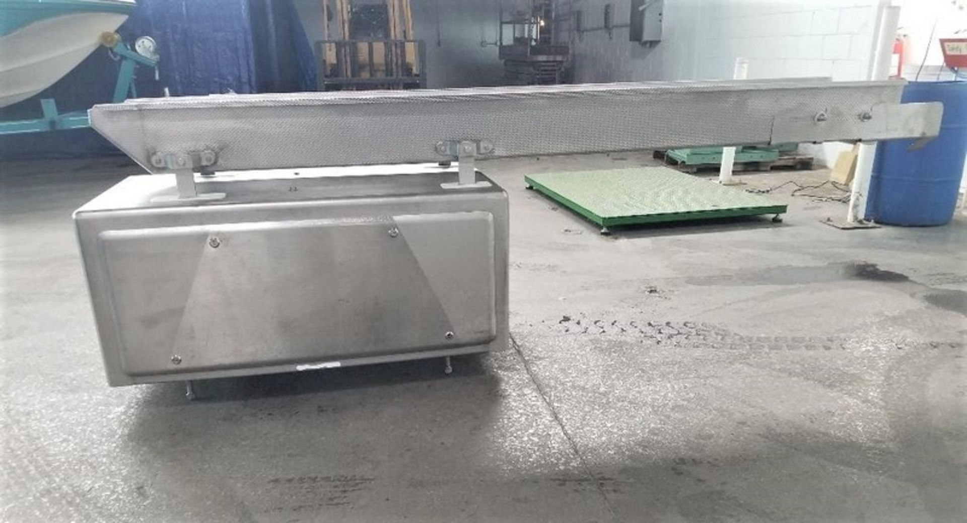 S/S Sanitary Vibratory Scale Feeder, Aprox. 16" W x 112" L. Last used in Food Industry. Unit Removed - Bild 5 aus 10