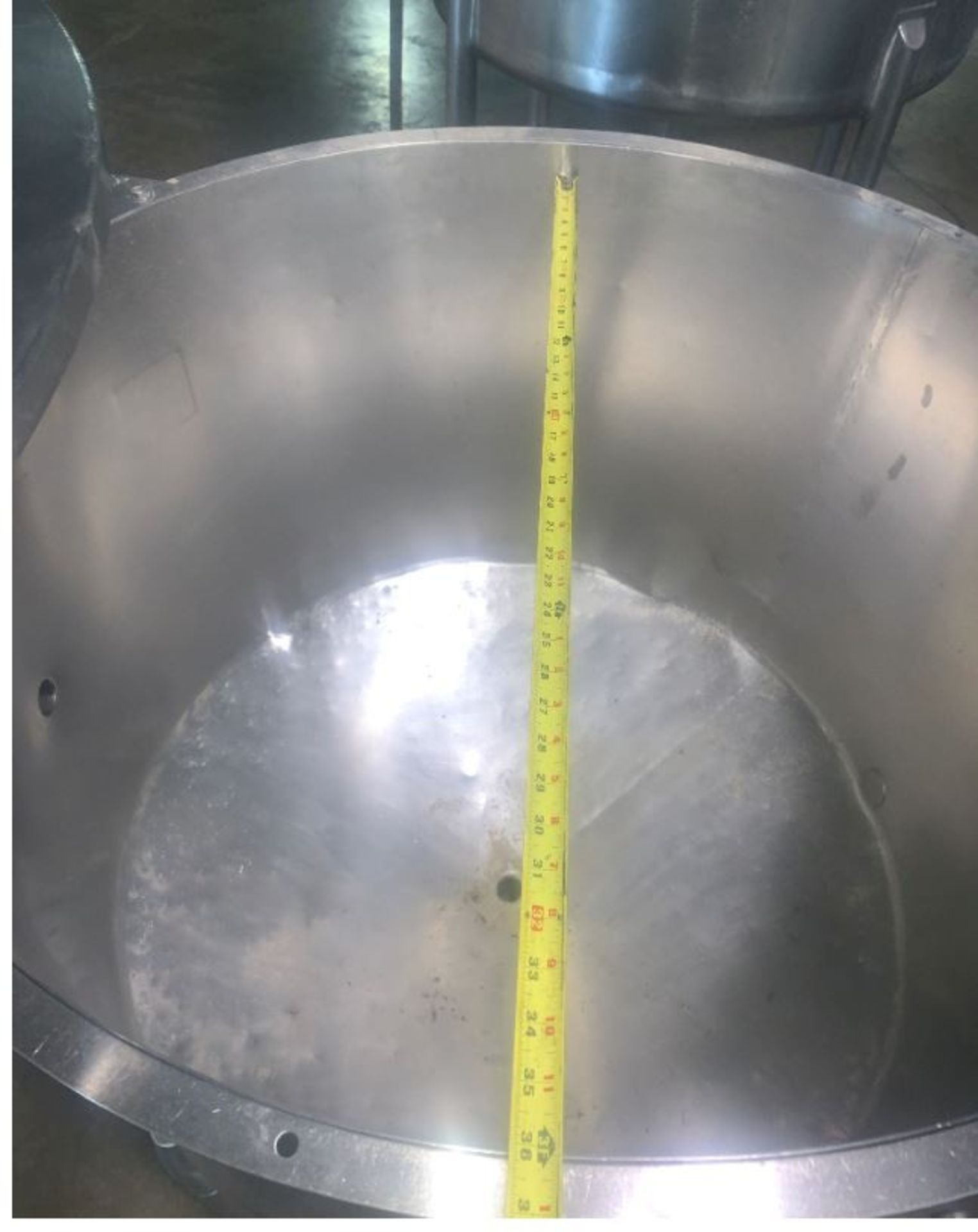 125 Gallon (approx.) Stainless Steel Single Wall Tank- 36" diameter, 32" straight side, Moving Lid - Image 4 of 9