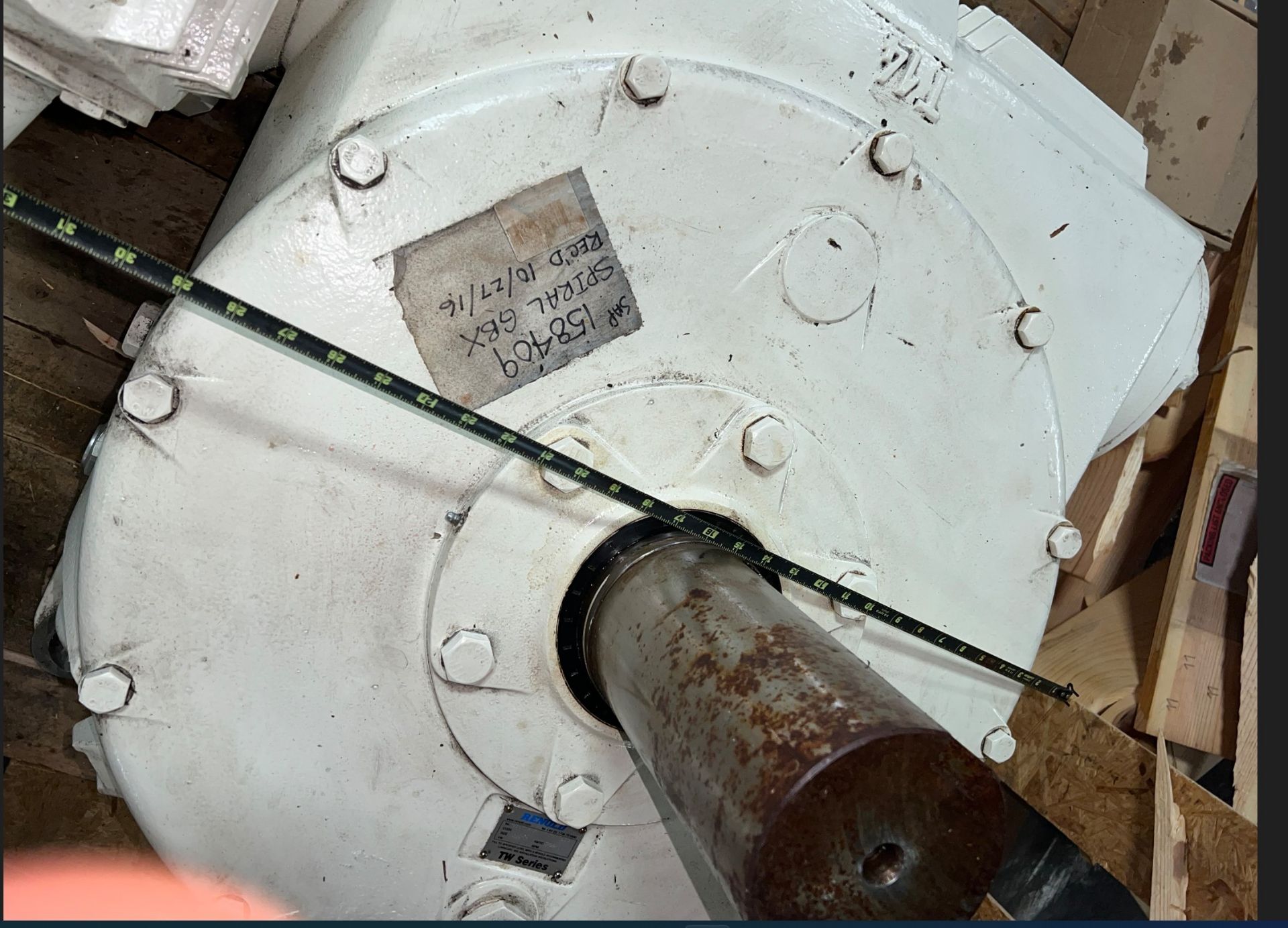 Never Used Spiral Freezer Gear Box - Large item 2500-pound, with 5" output shaft, 1.75" input shaft. - Image 8 of 12