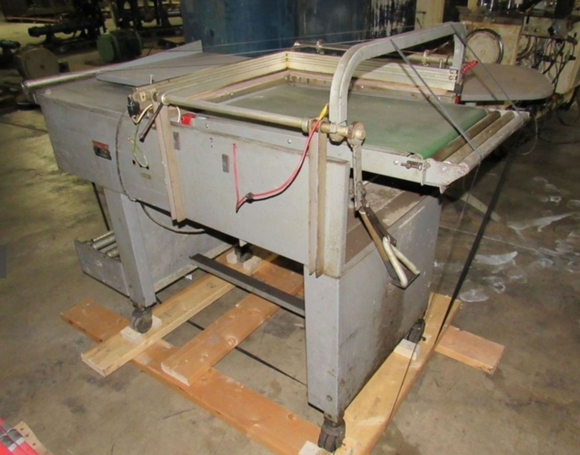 Seal-A-Tron Shrink Wrapper (LOCATED IN IOWA, RIGGING INCLUDED WITH SALE PRICE) -- Optional - Image 4 of 7
