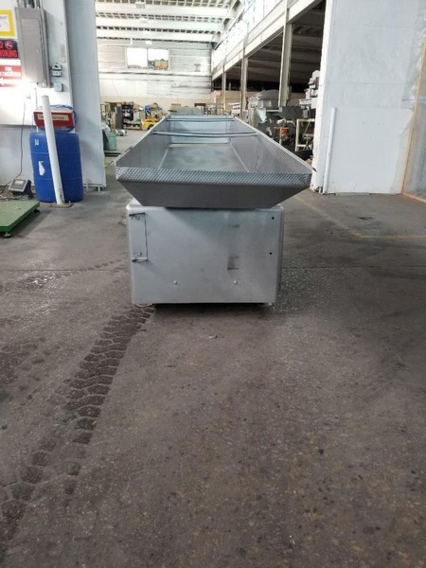 S/S Sanitary Vibratory Scale Feeder, Aprox. 24" W x 132" L. Last Used in Food Industry. Unit Removed - Bild 6 aus 9