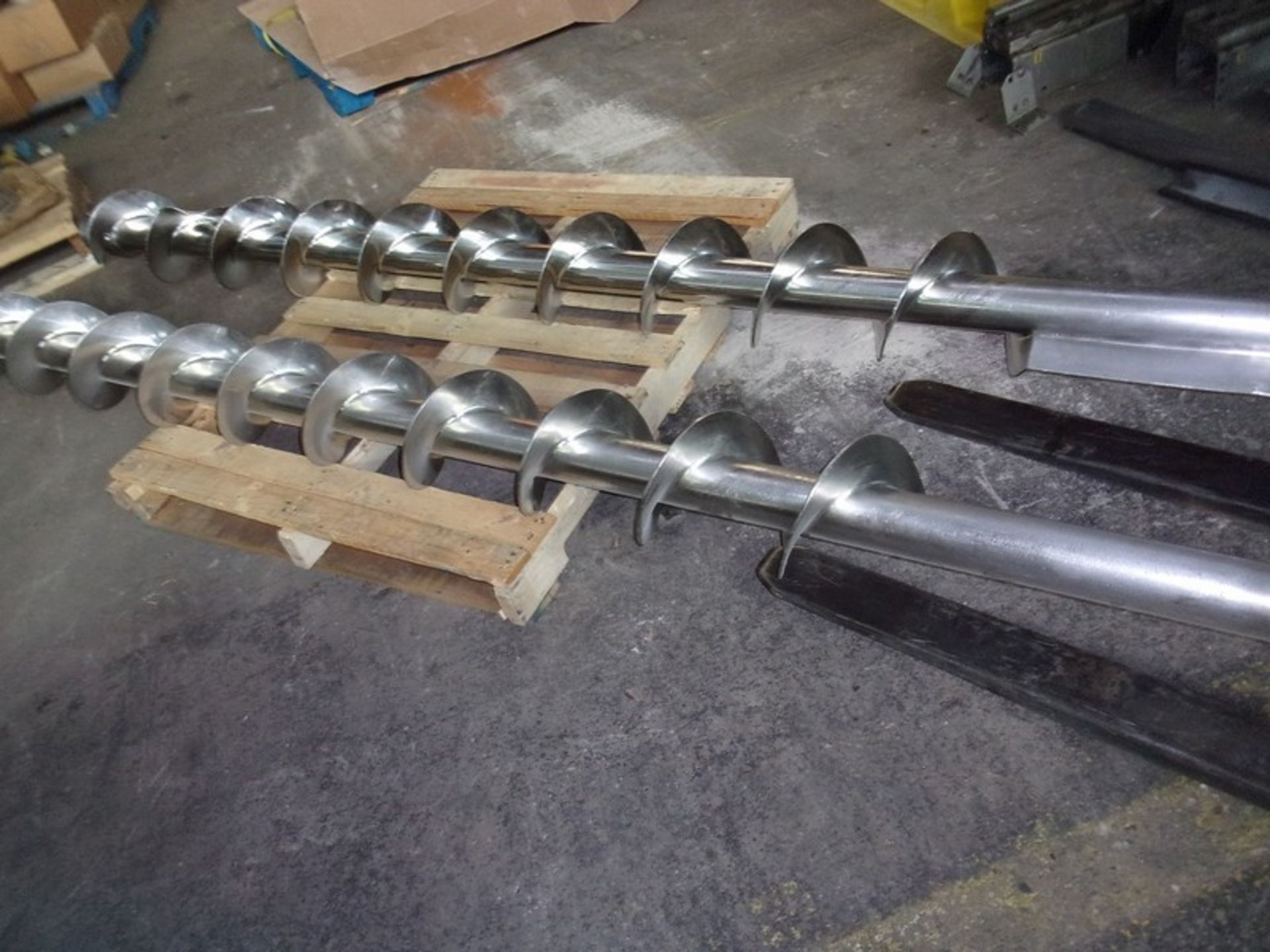 (3) 9" Dia. S/S Screw Augers x 115" Overall, Screw Part is 84" L, 3-1/2" Dia. Shaft, 9" Between - Image 2 of 9