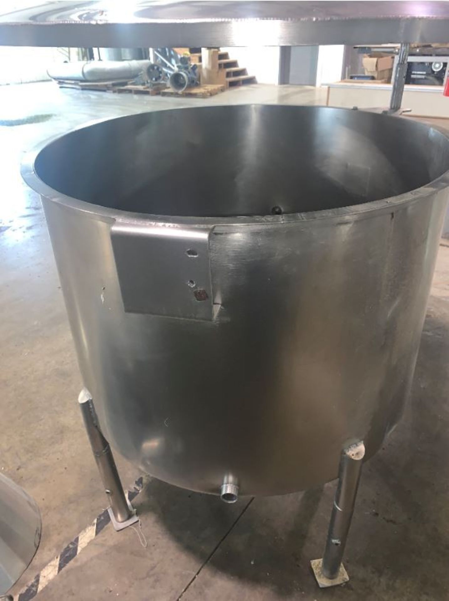 125 Gallon (approx.) Stainless Steel Single Wall Tank- 36" diameter, 32" straight side, Moving Lid - Image 9 of 9