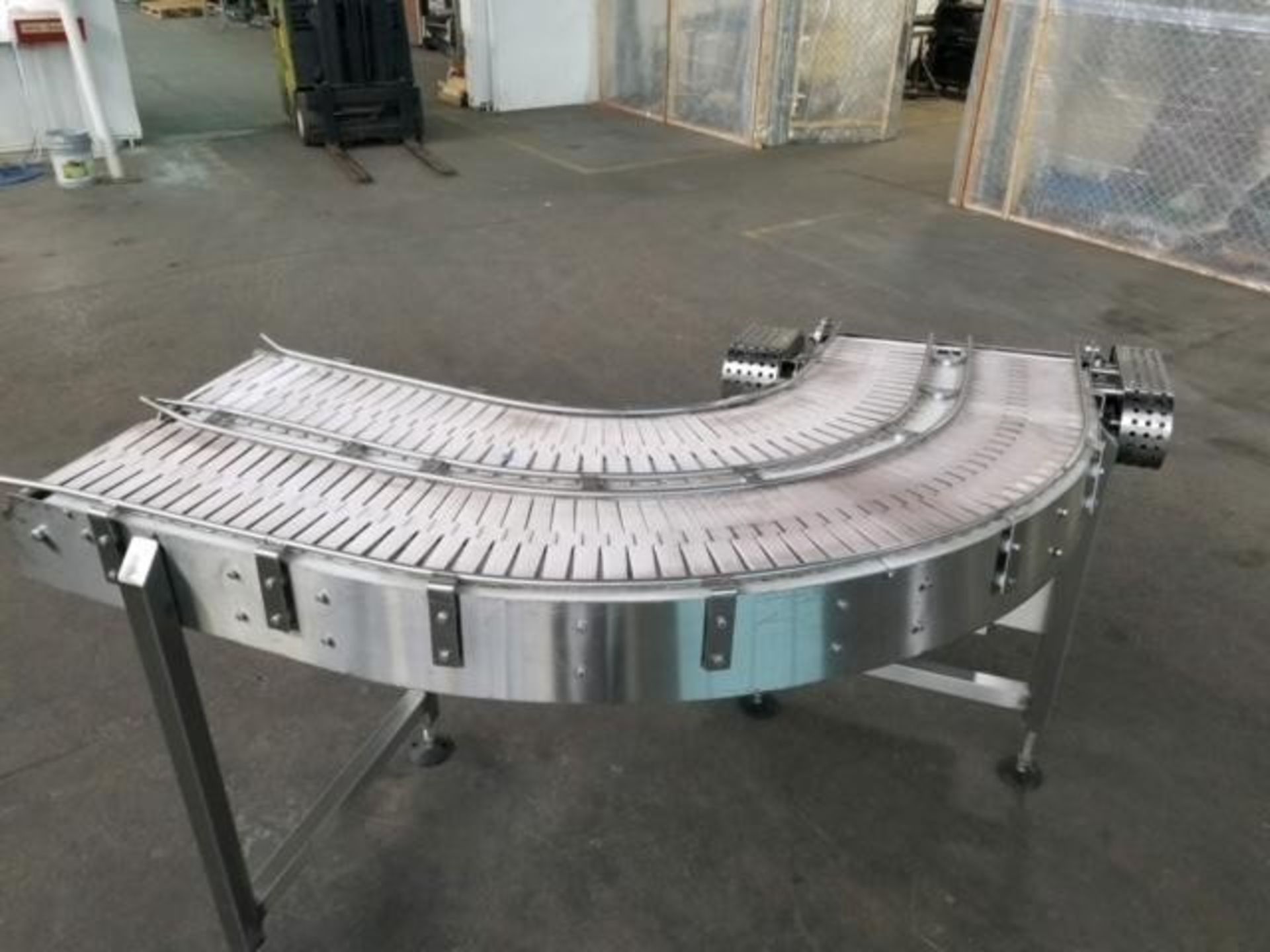 10 inch wide dual lane 90 degree slat top conveyor with 90 deg turn dual lane , Each lane is 10 - Bild 2 aus 7