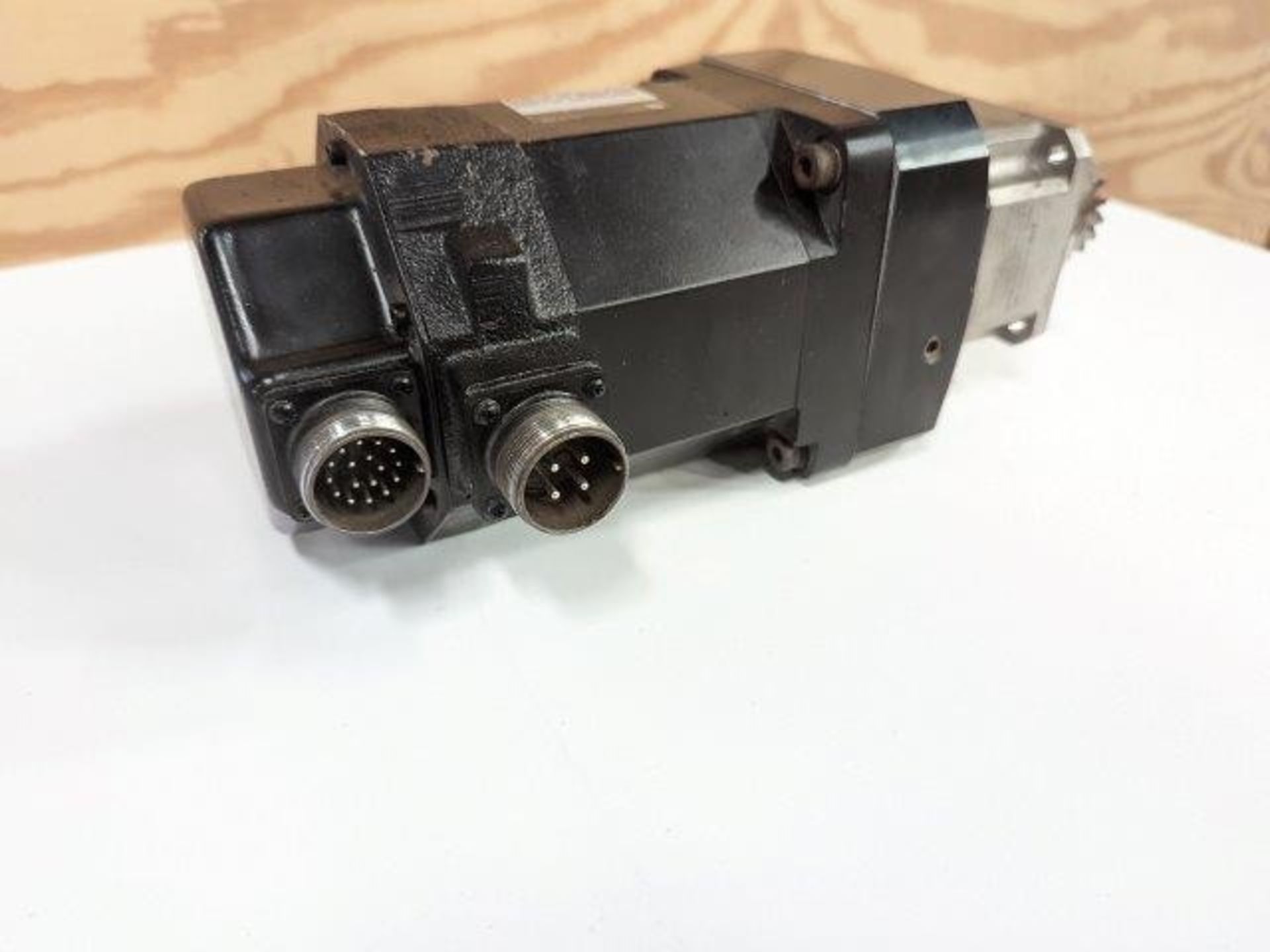 ALLEN-BRADLEY Servo Motors (Lot of 2); Model F-4030-Q-H00AA; Max speed 4000 RPM; Includes attached - Image 2 of 5