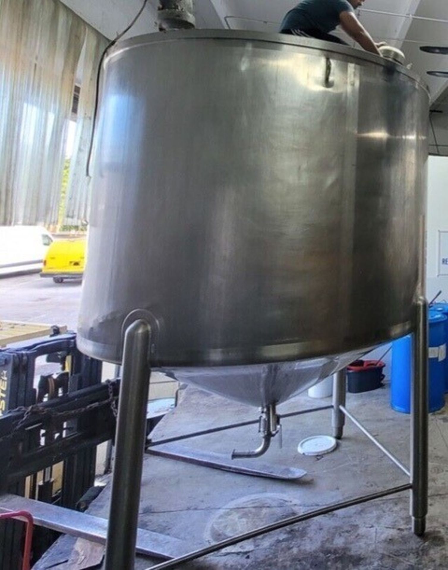 Feldmeier Aprox. 1,600 Gal. S/S Single Wall Cone-Bottom One Mixer Only Mixing Tank (Loading Fee - Image 3 of 4