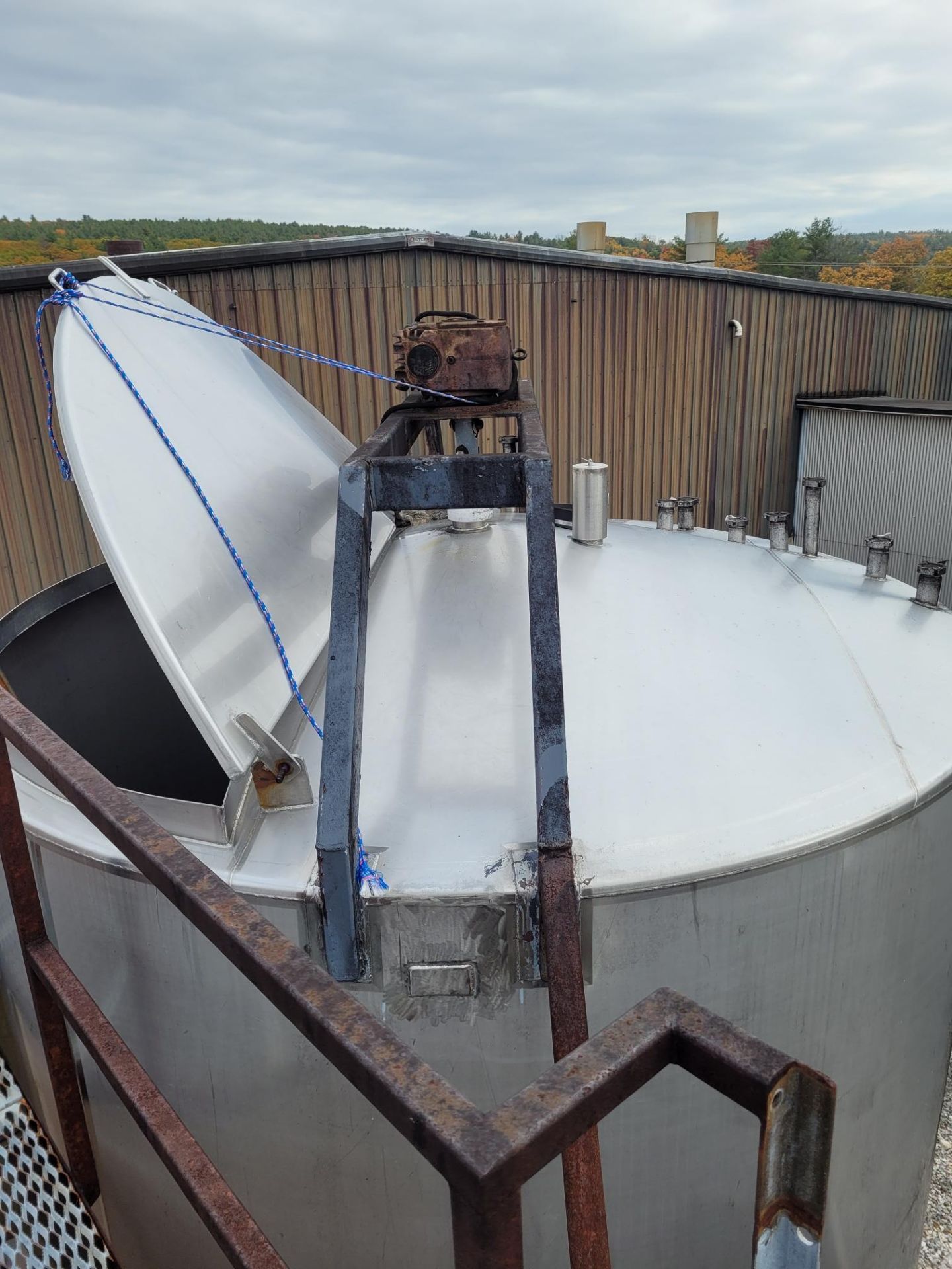 Aprox. 7,500 Gal. Capacicty S/S Single Wall Vertical Conical Bottom Blend Tank (Load Fee $2,950) - Image 7 of 14