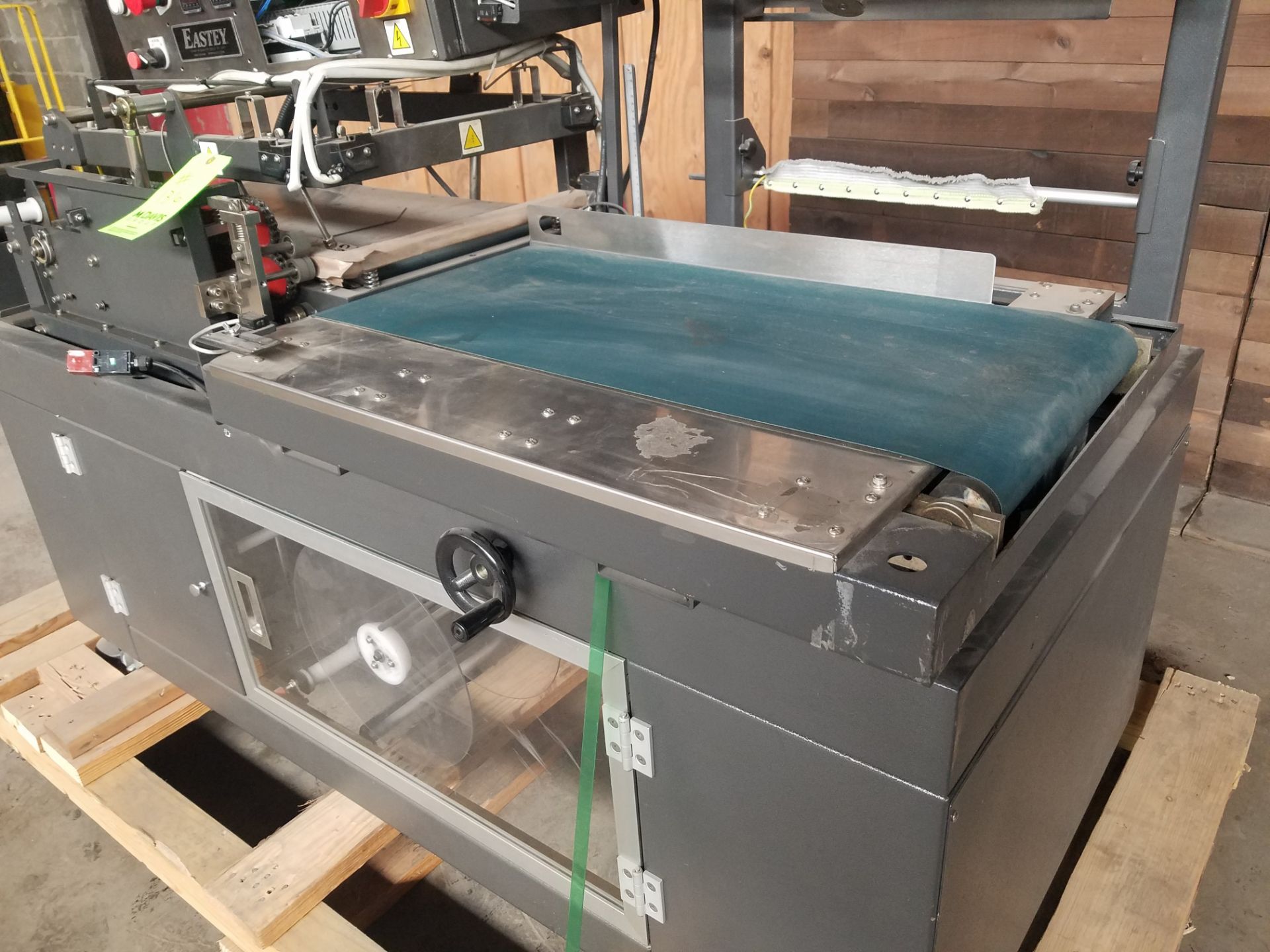 Eastey VSA1721-TKV1 Automatic L-Bar Sealer, S/N VA1721150307, Volt 220, Single Phase, YR. 2015 - Image 2 of 5