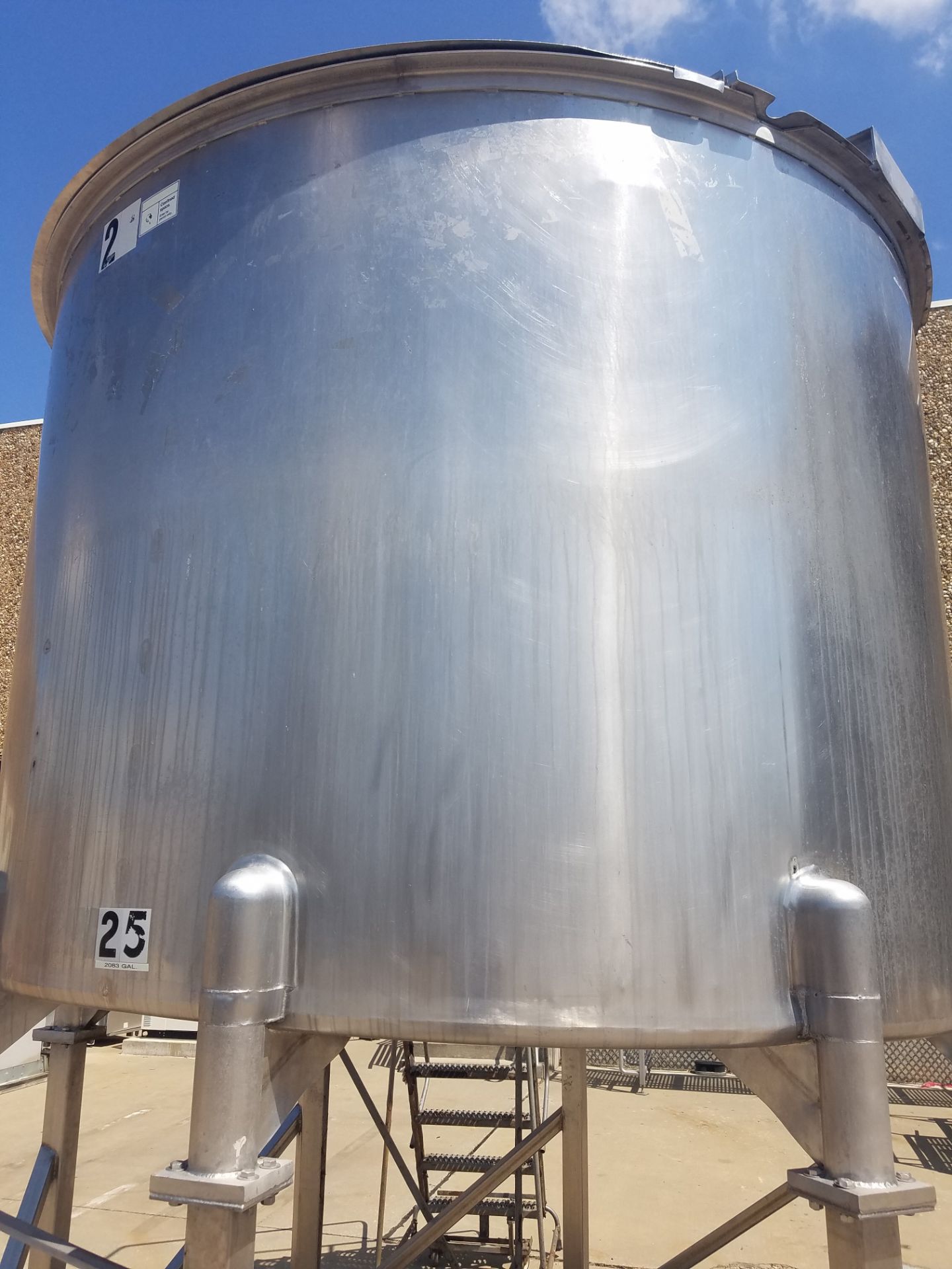 Aprox. 2,083 Gal. S/S Mixing Tank, Tank Size: 96" wide x 72" high, 64" legs (Loading, Rigging & - Image 2 of 5