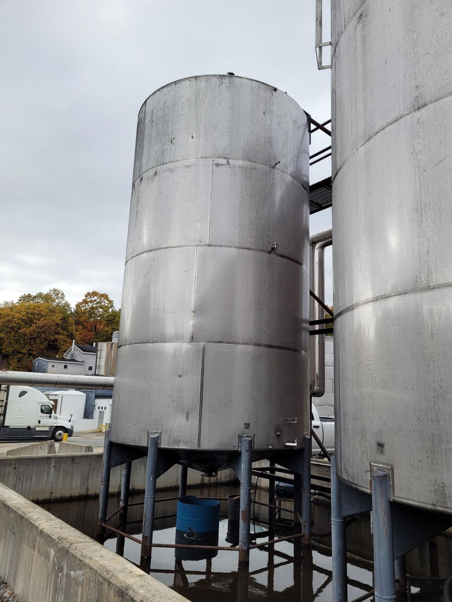 Aprox. 7,500 Gal. Capacicty S/S Single Wall Vertical Conical Bottom Blend Tank (Load Fee $2,950) - Image 5 of 14