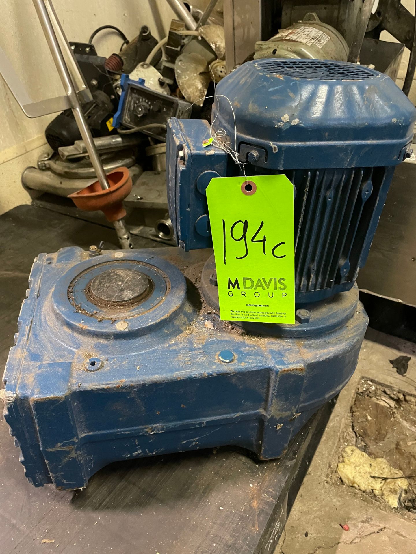 New Gearbox 230/460 V; 1 1/2 HP (Loading Fee $50) (Located Dixon, IL)