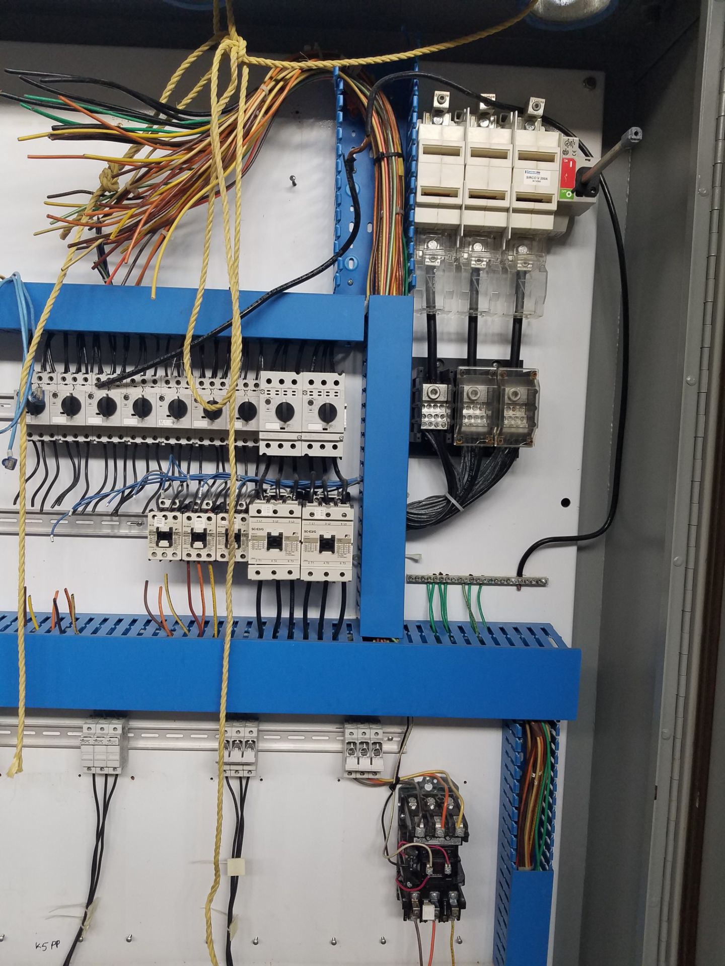 Electric Control Panel - Aprox. 72 x 12 x 84 with Allen Bradley SLC-5/05 CPU PLC - Image 3 of 4