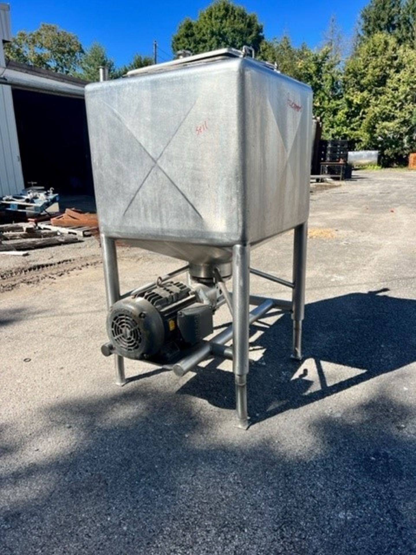 Aprox. 200 Gal. Single Shell S/S Likwifier with 25 hp Motor, 1700 RPM, 230/460 V, Adjustable Legs