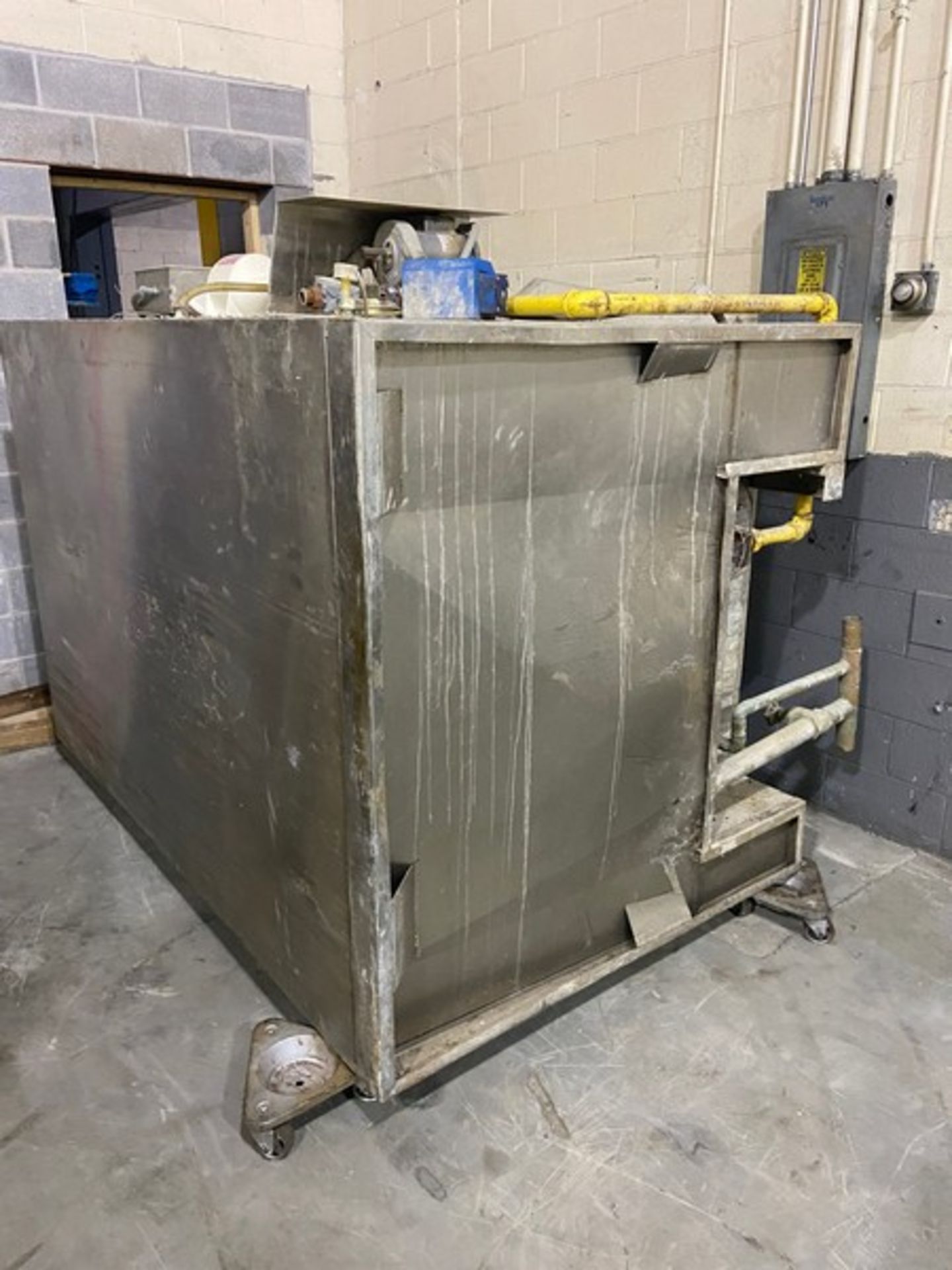 S/S Rack Washer, with Top Mounted Motor (LOCATED IN CARLISLE, PA) (RIGGING, LOADING, & SITE