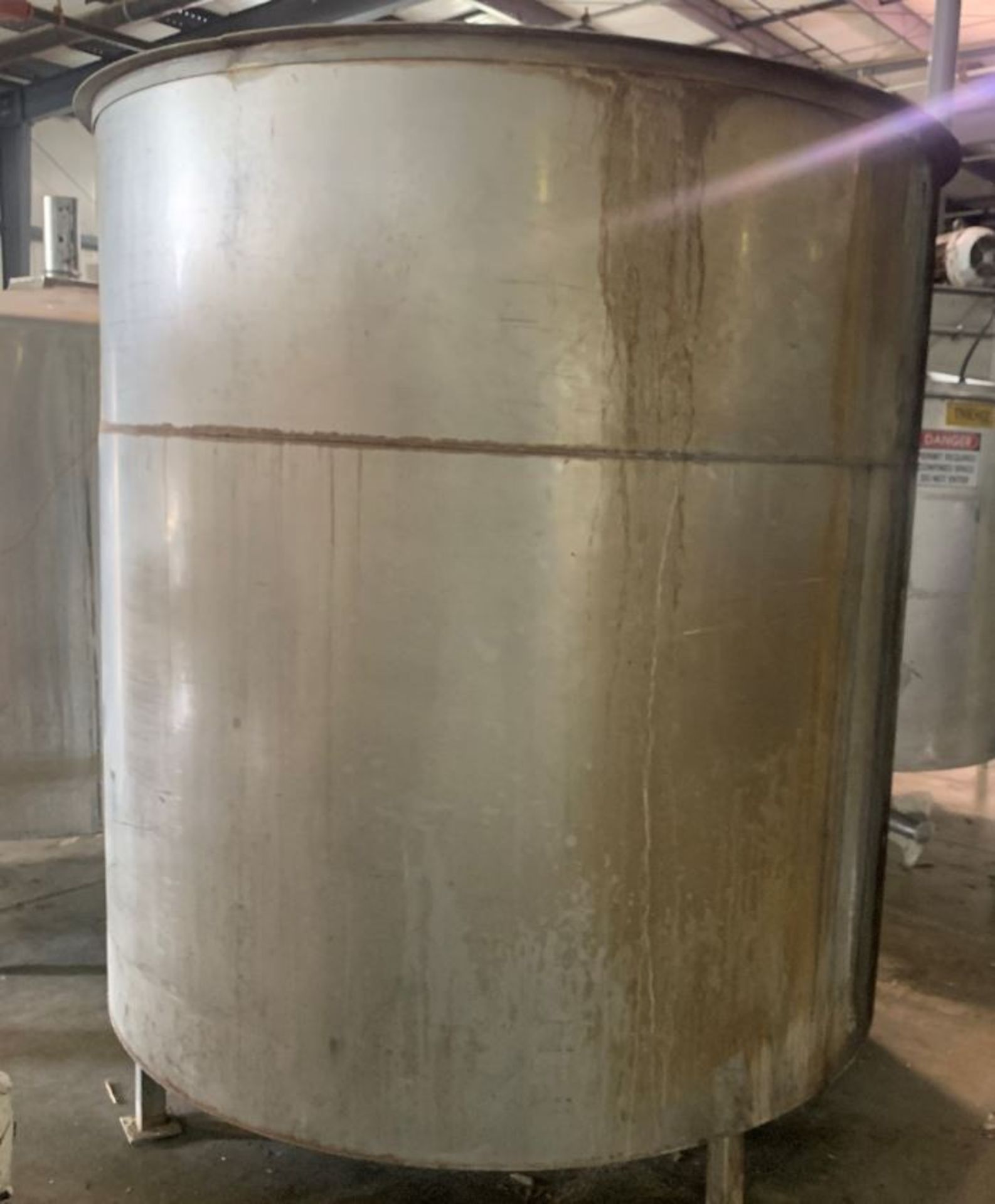 800 Gallon (approx.) Stainless Steel Single Wall Tank- 5 ft diameter, 6 ft straight side (LOCATED IN - Image 2 of 5