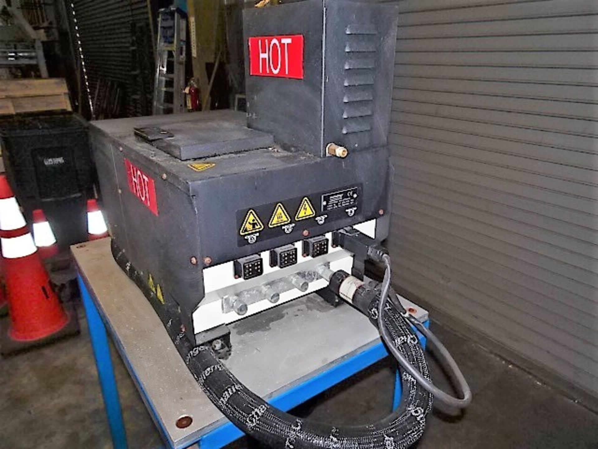 ITW Challenger Quattro Hot Melt Glue Tank with Glue Hose and Hand Gun (Located in SC) - Image 2 of 4