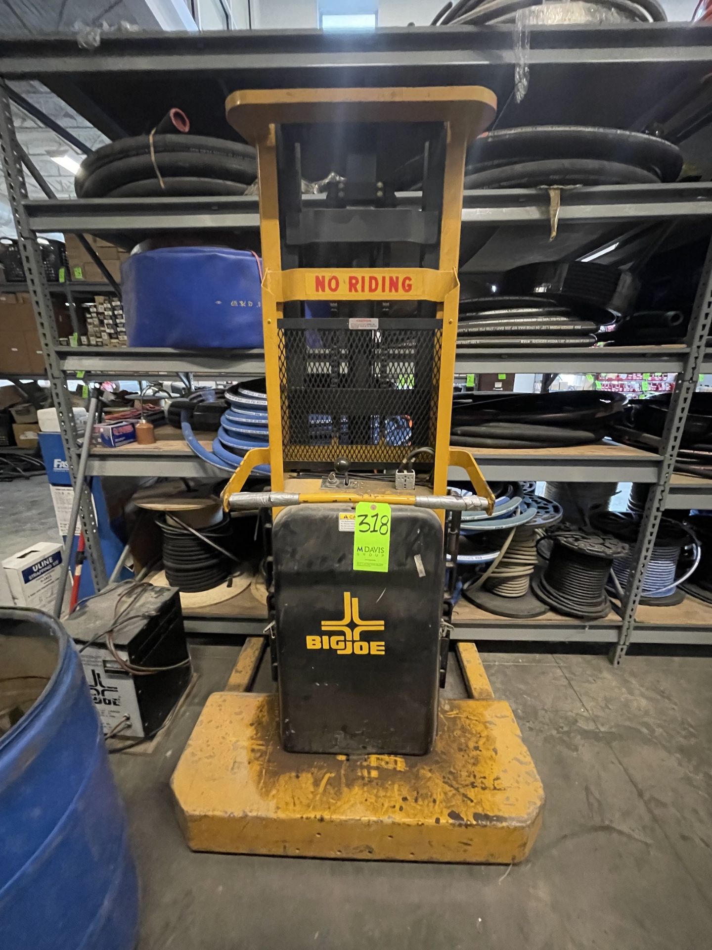 BIG JOE ORDER PICKER, MODEL IBH1620 - T10, S/N 329619, 1,600 LB CAPACITY, INCLUDES BATTERY - Image 2 of 10