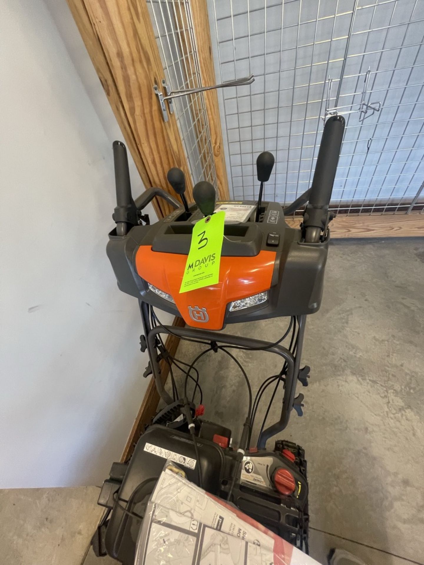 HUSQVARNA SNOW BLOWER, MODEL ST230P, WORKING WIDTH 30" (SEE TAG IN PHOTOS FOR MORE INFORMATION) (ALL - Image 3 of 7