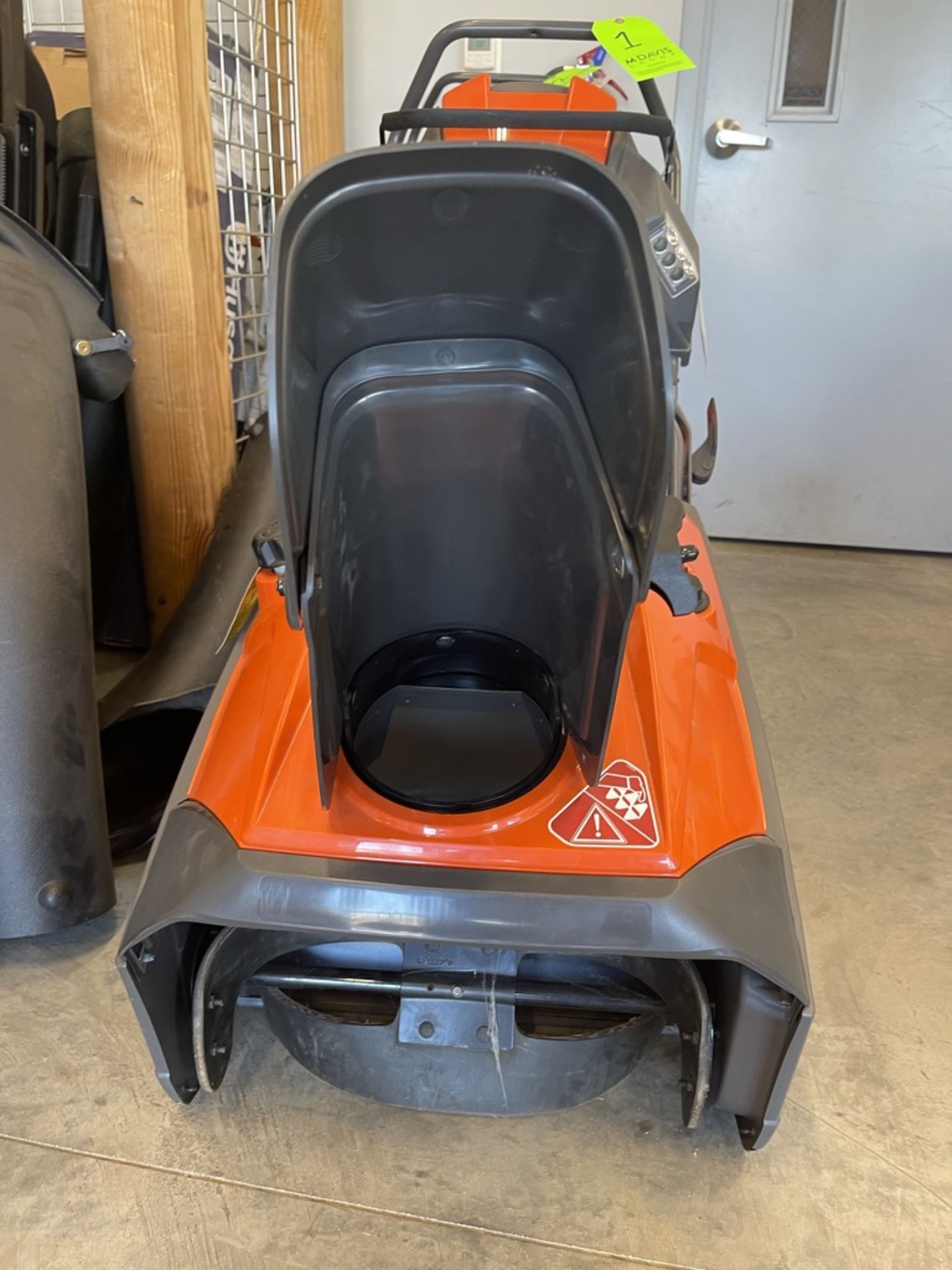 HUSQVARNA SNOW BLOWER, MODEL ST151, WORKING WIDTH 21" (SEE TAG IN PHOTOS FOR MORE INFORMATION) ( - Image 3 of 5