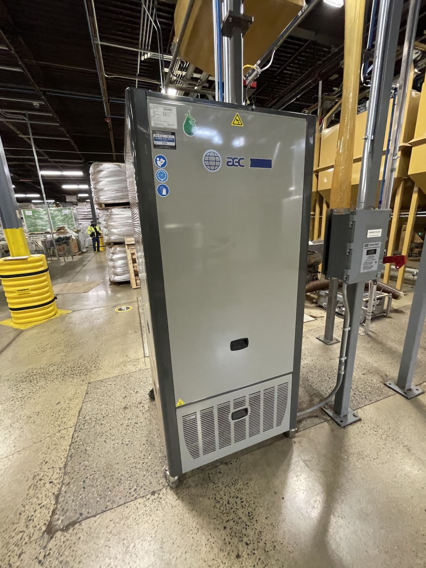 AEC WHITLOCK PACKAGED CHILLER, MODEL GPAC-30, S/N 49F0079, R-410A REFRIGERANT, (1) 7.5 HP - Image 2 of 3