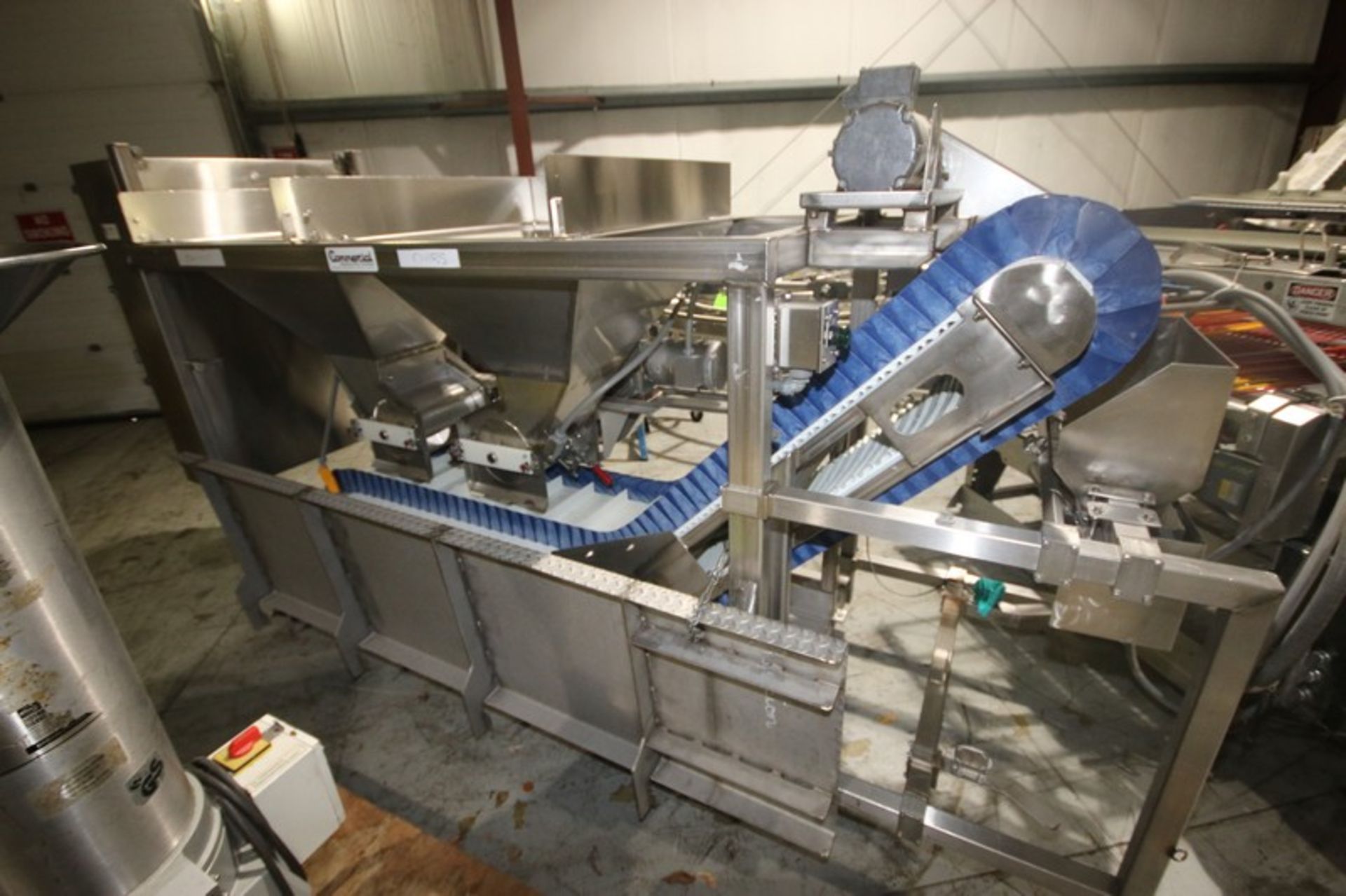 Commercial S/S Chips/Chunk Feeder Conveyor, S/N MU120310604, Job No.: 10604, with Flighted Conveyor,