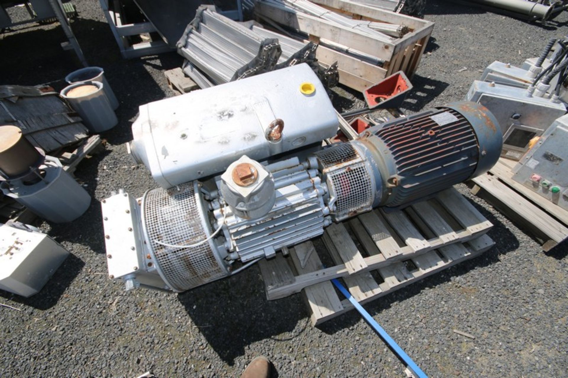 Buusch 30 hp Vacuum Pump, Type: RCJ630.B4Z6.1015, S/N C6417, with 1180 RPM Motor (HANDLING, LOADING, - Image 3 of 4
